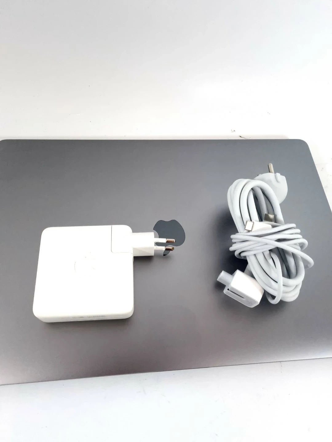 laptop-apple-macbook-pro-16-a2141-2019-16-intel-core-i7-16-gb-512-gb-l-ean-gtin-5905902007766