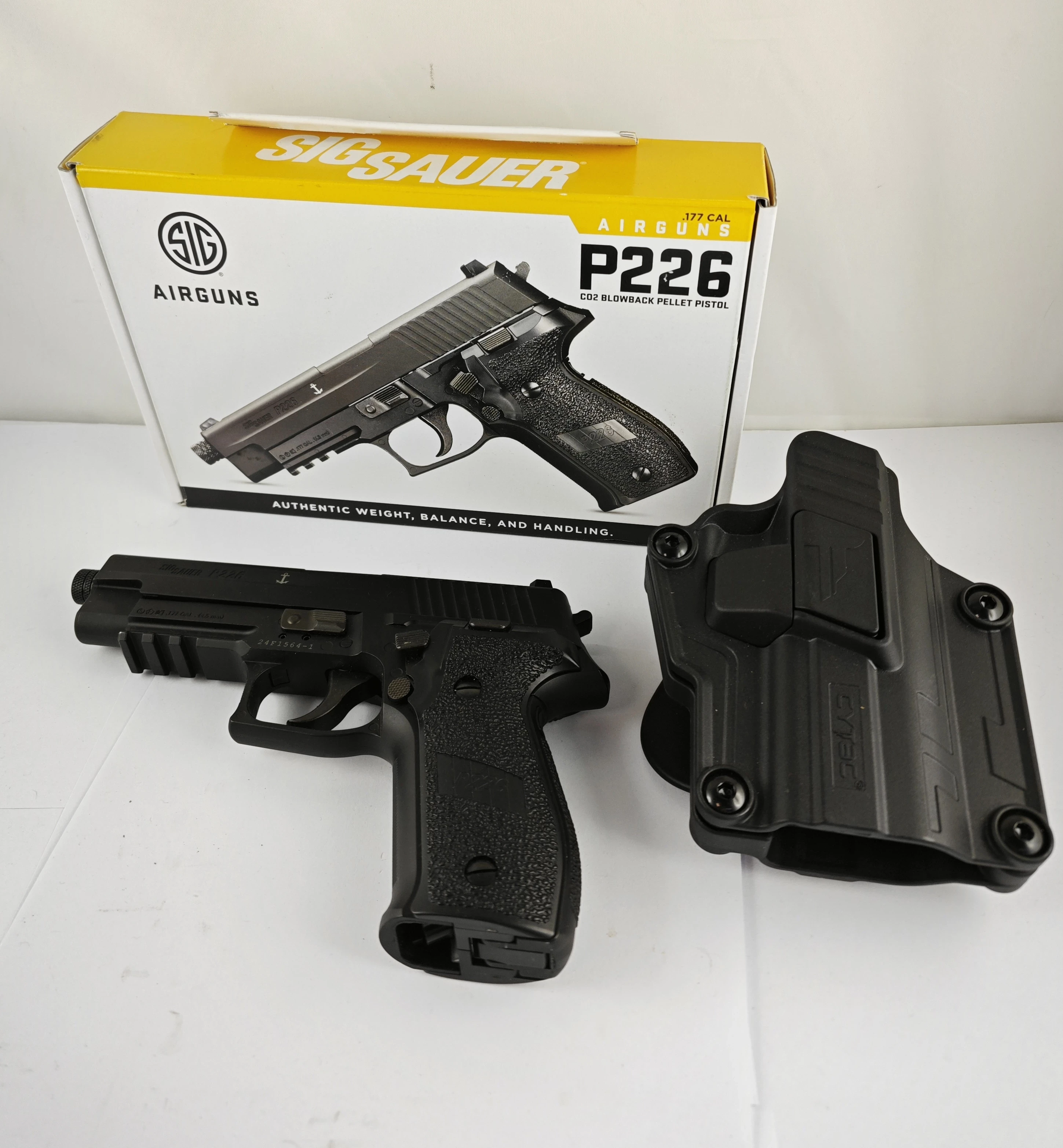 wiatrowka-pistolet-sig-sauer-p226-kabura-pudelko-emilii-plater-82b-szczecin-rs