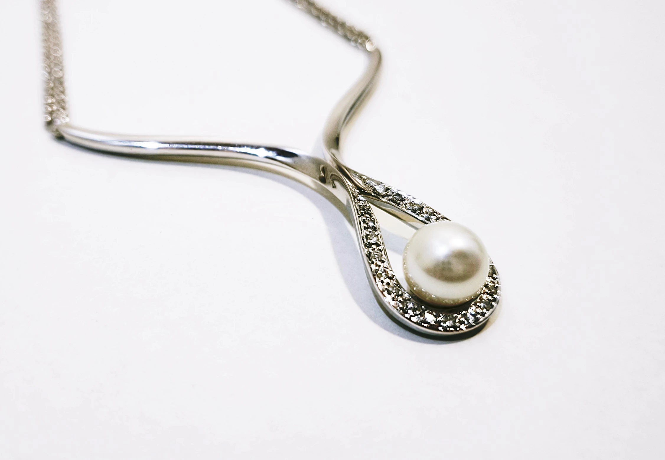 zloty-naszyjnik-kolia-z-bialego-zlota-pr585-988g-motyw-129129-1781594