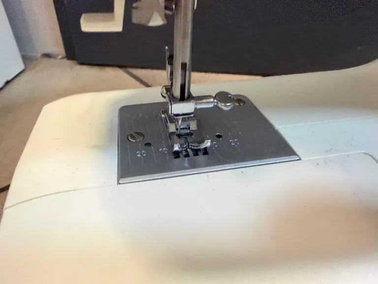 maszyna-do-szycia-silvercrest-snm-33cl-model-snm-33-c1