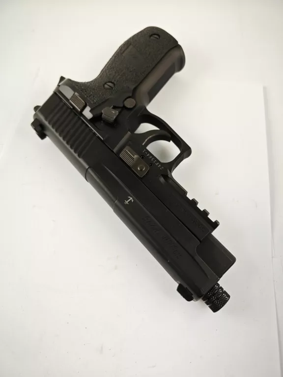 wiatrowka-pistolet-sig-sauer-p226-kabura-pudelko-maksymalna-energia-kinetyczna-160