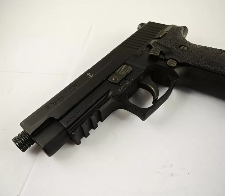 wiatrowka-pistolet-sig-sauer-p226-kabura-pudelko-kod-producenta-air-x5-177-blk