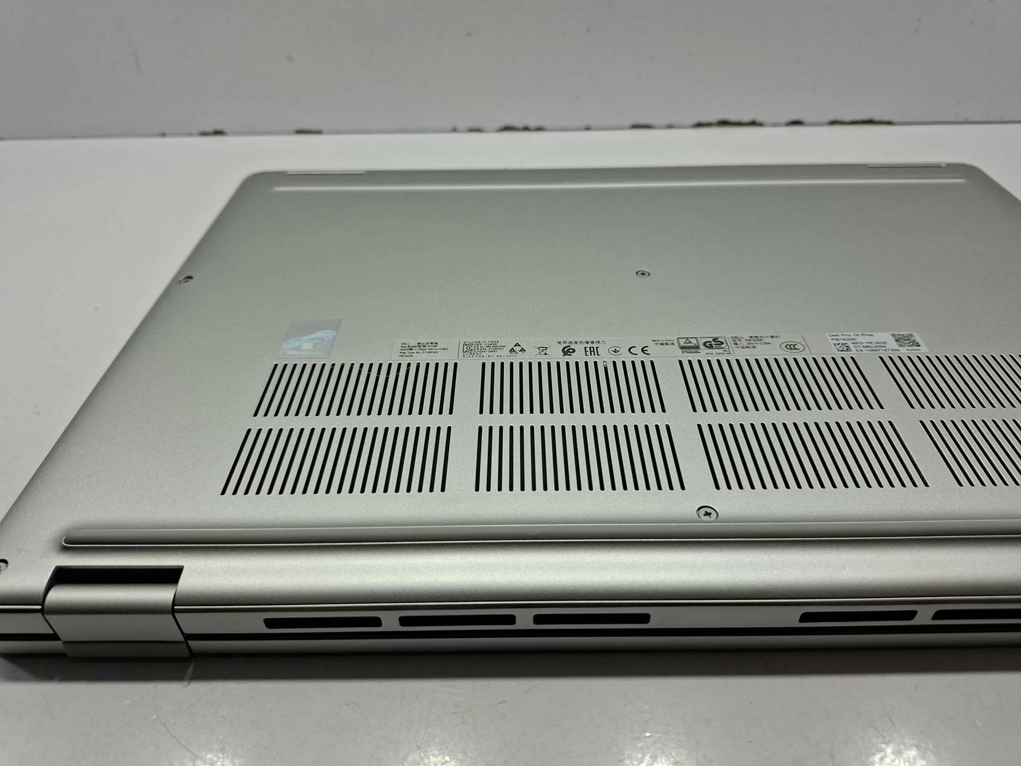 laptop-dell-pro-16-plus-i7-ultra-32-gb-ram-512-ssd-przekatna-ekranu-1600