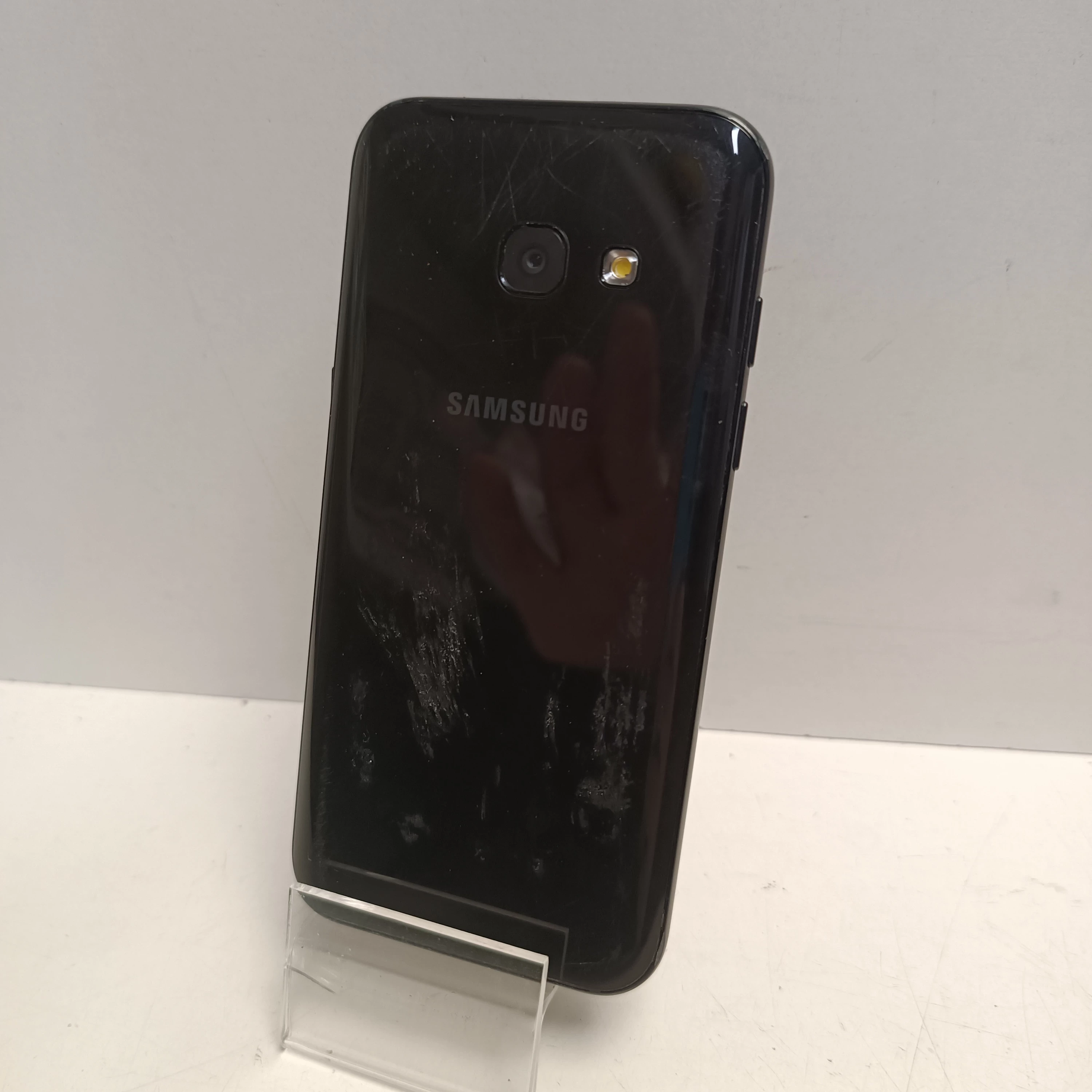 telefon-samsung-galaxy-a3-2017-typ-202685-212929
