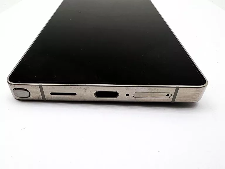 telefon-samsung-galaxy-s25-ultra-przekatna-ekranu-690