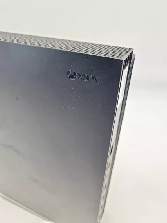 konsola-microsoft-xbox-one-x-1tb-stan-11323-2