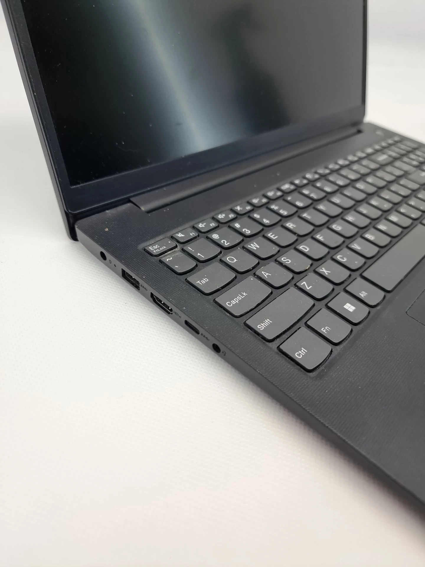 laptop-lenovo-v15-g2-i3-11th-8256gb-kod-producenta-82kb004kmx