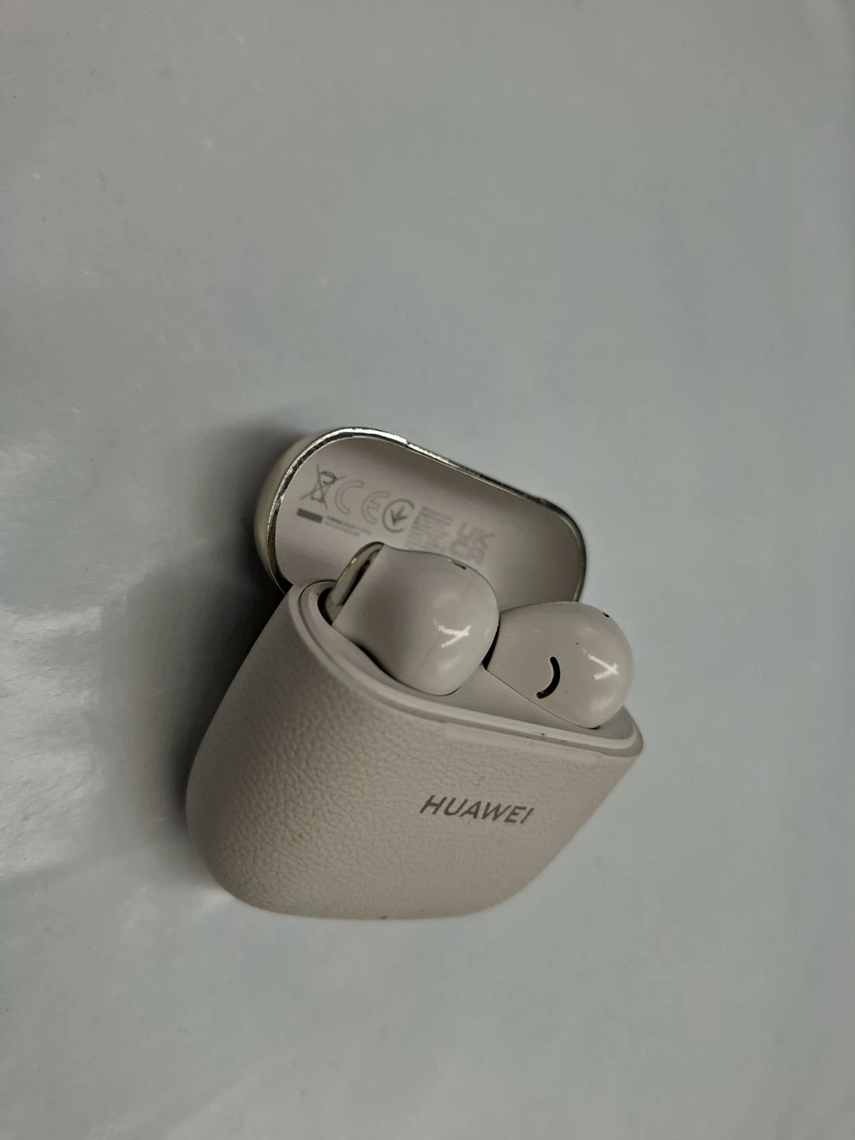 sluchawki-huawei-se-3-bezprzewodowe-stan-11323-2