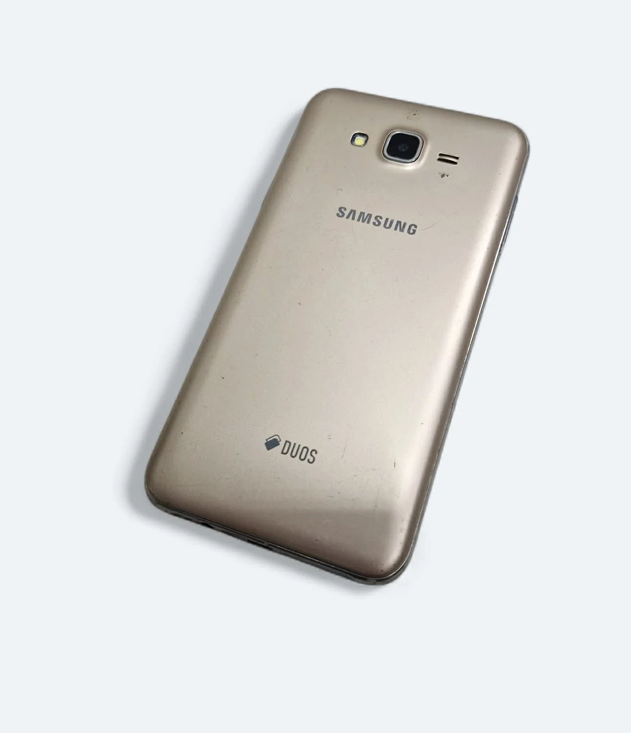 telefon-samsung-galaxy-j7-przekatna-ekranu-550