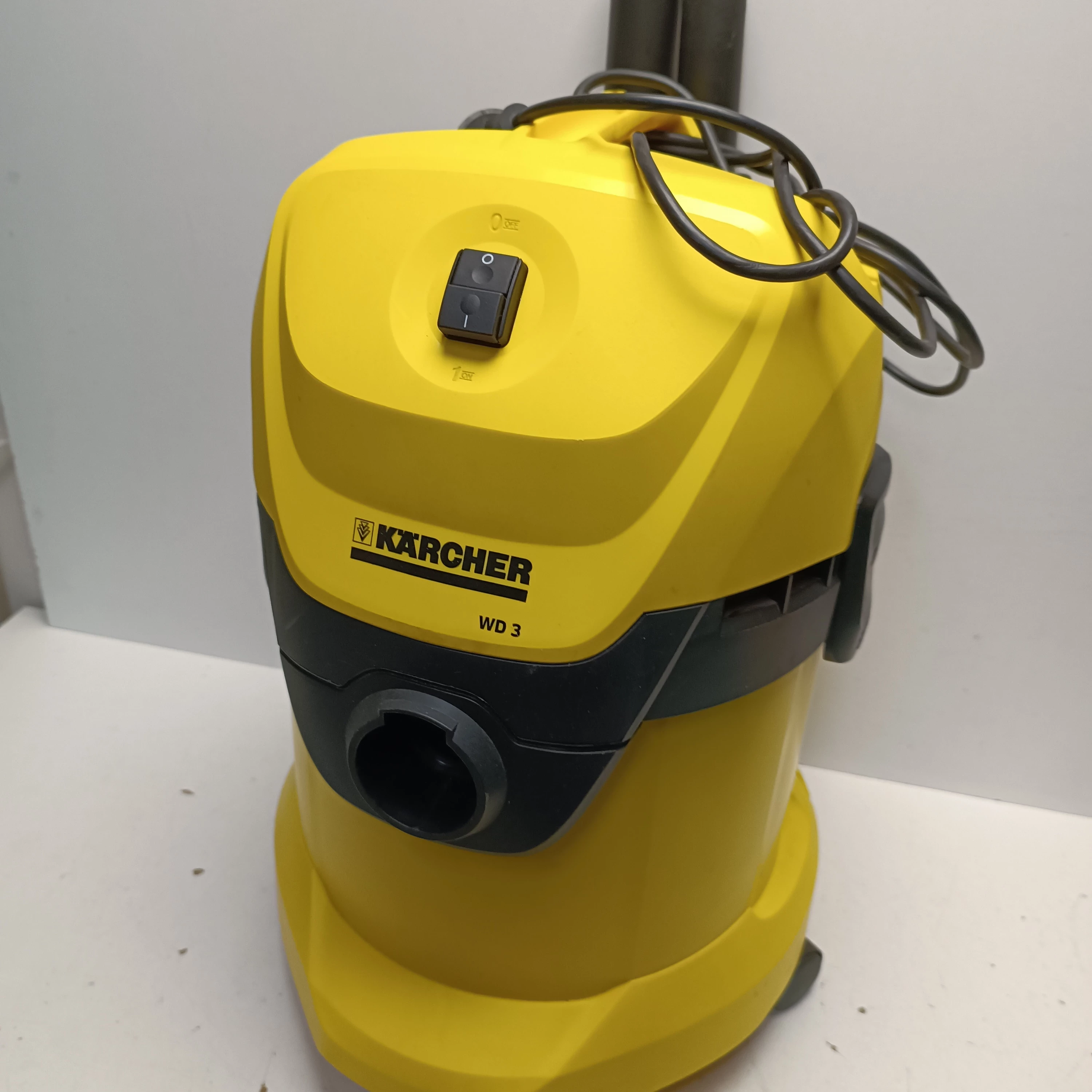 odkurzacz-karcher-wd-3-stan-11323-2