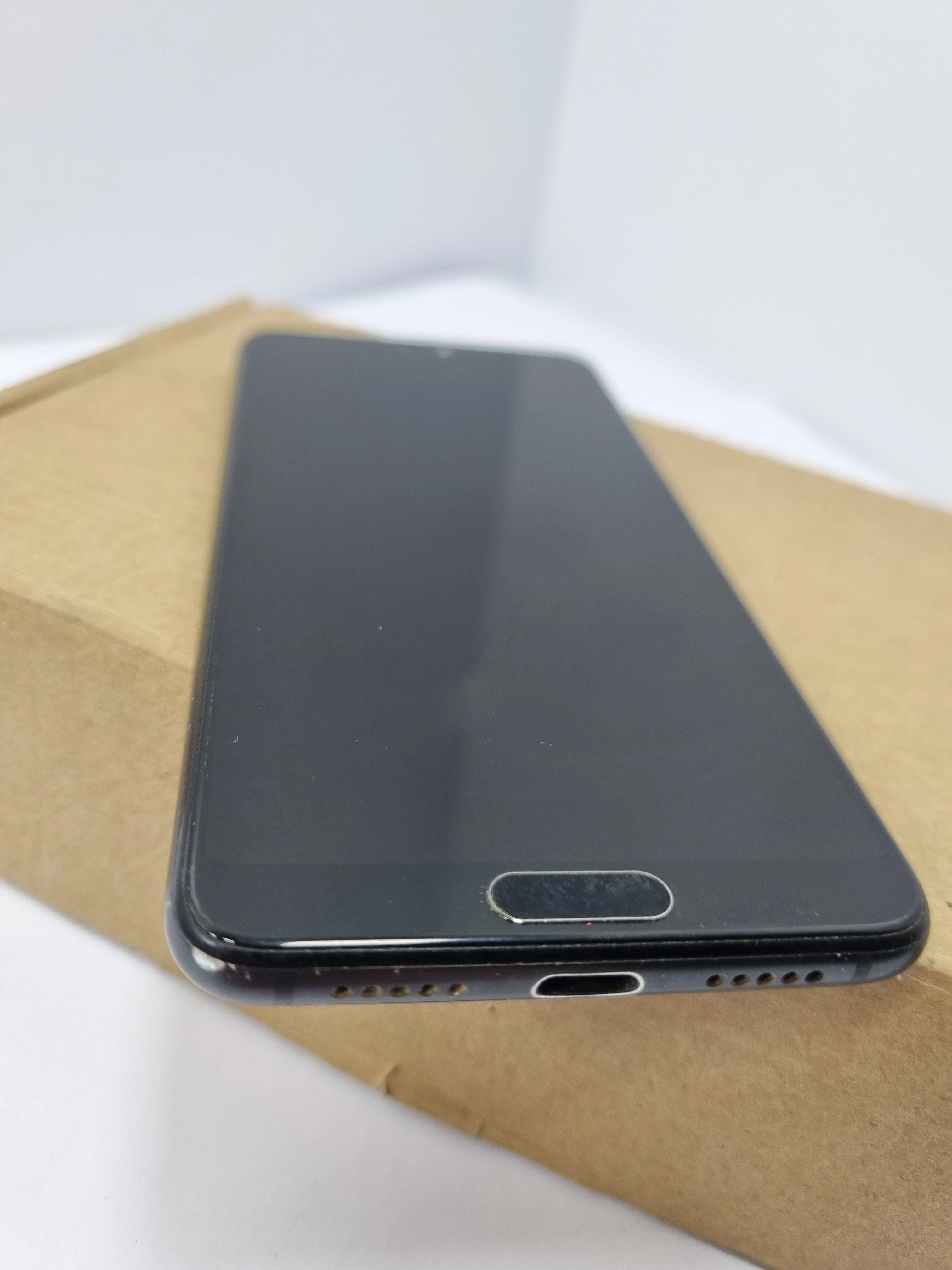 telefon-huawei-p20-4128-gb-przekatna-ekranu-580