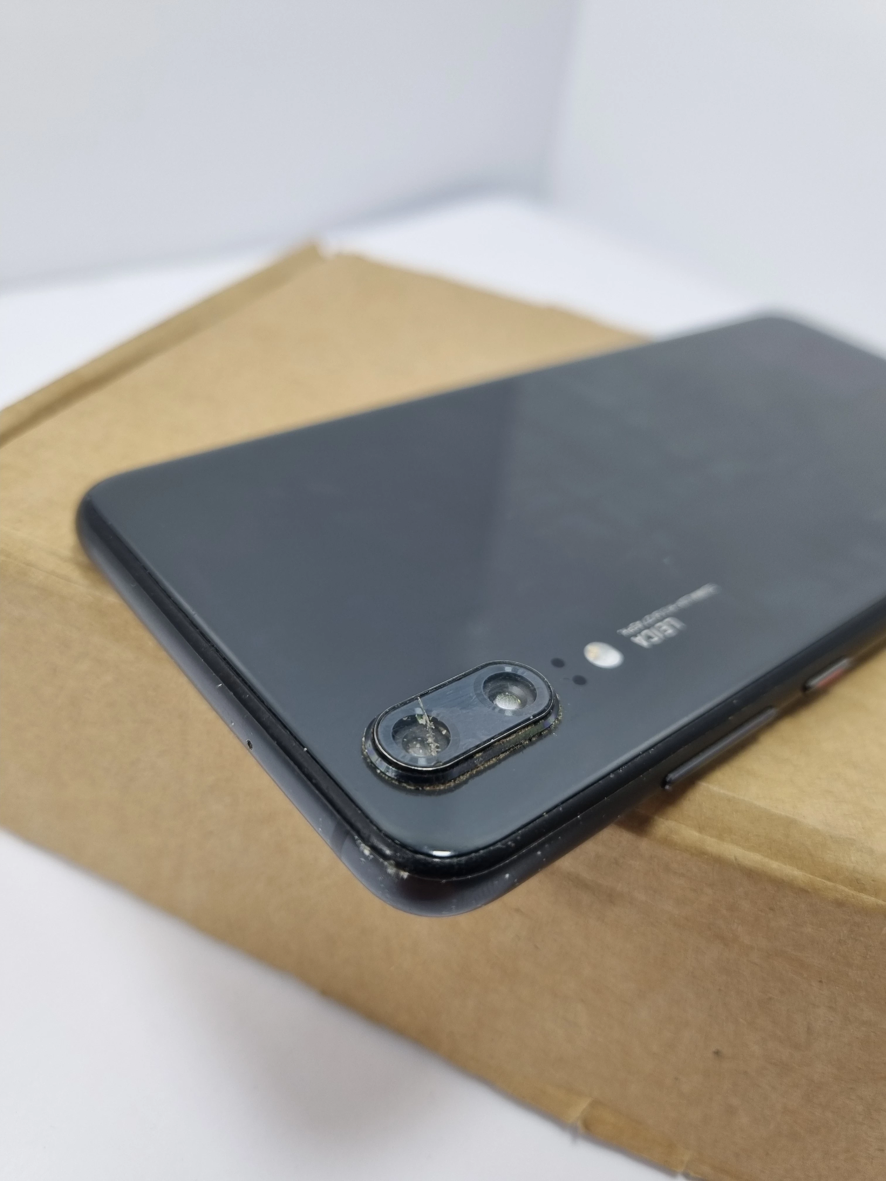 telefon-huawei-p20-4128-gb-kod-producenta-eml-l09