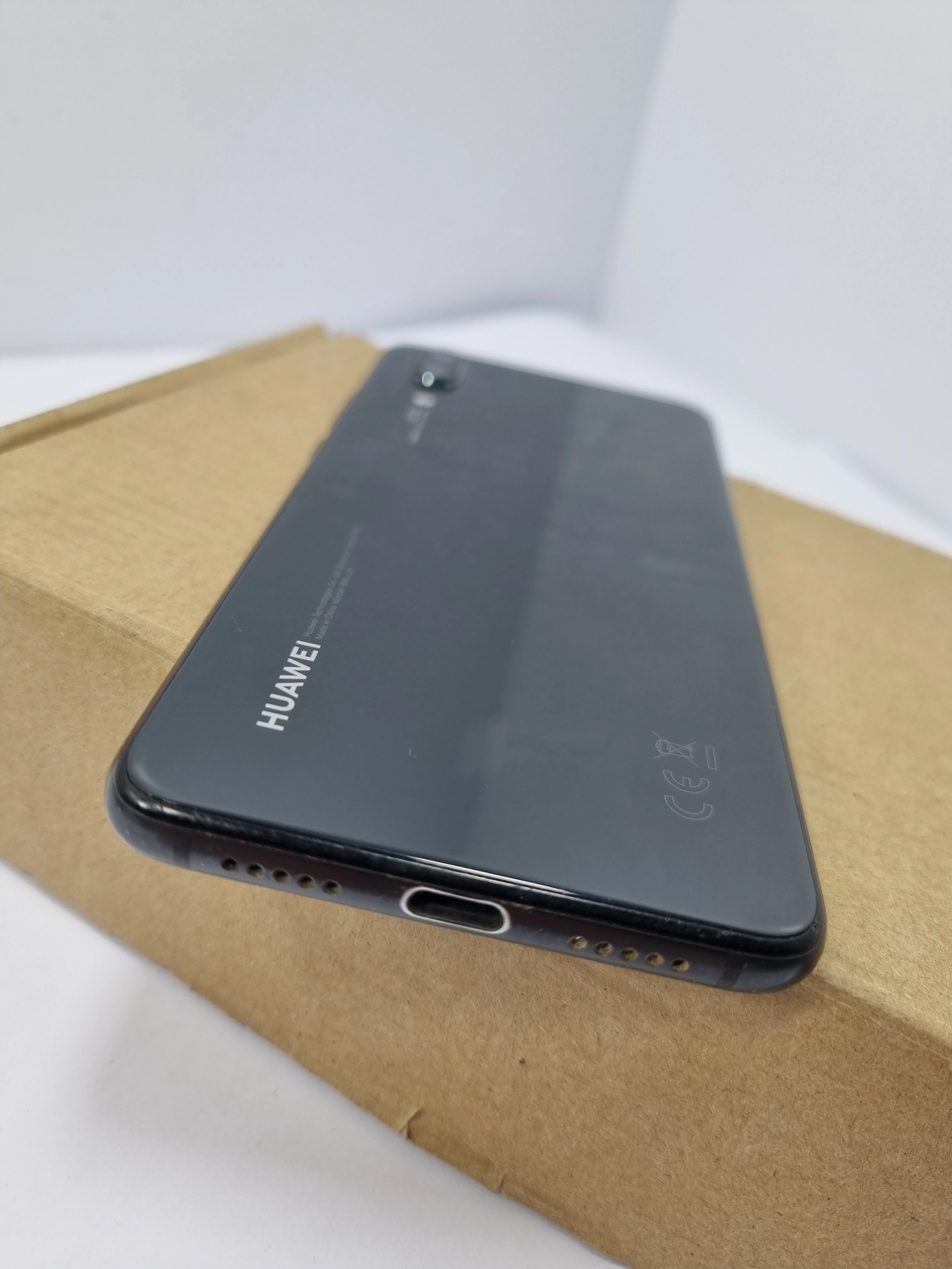 telefon-huawei-p20-4128-gb-typ-202685-212929