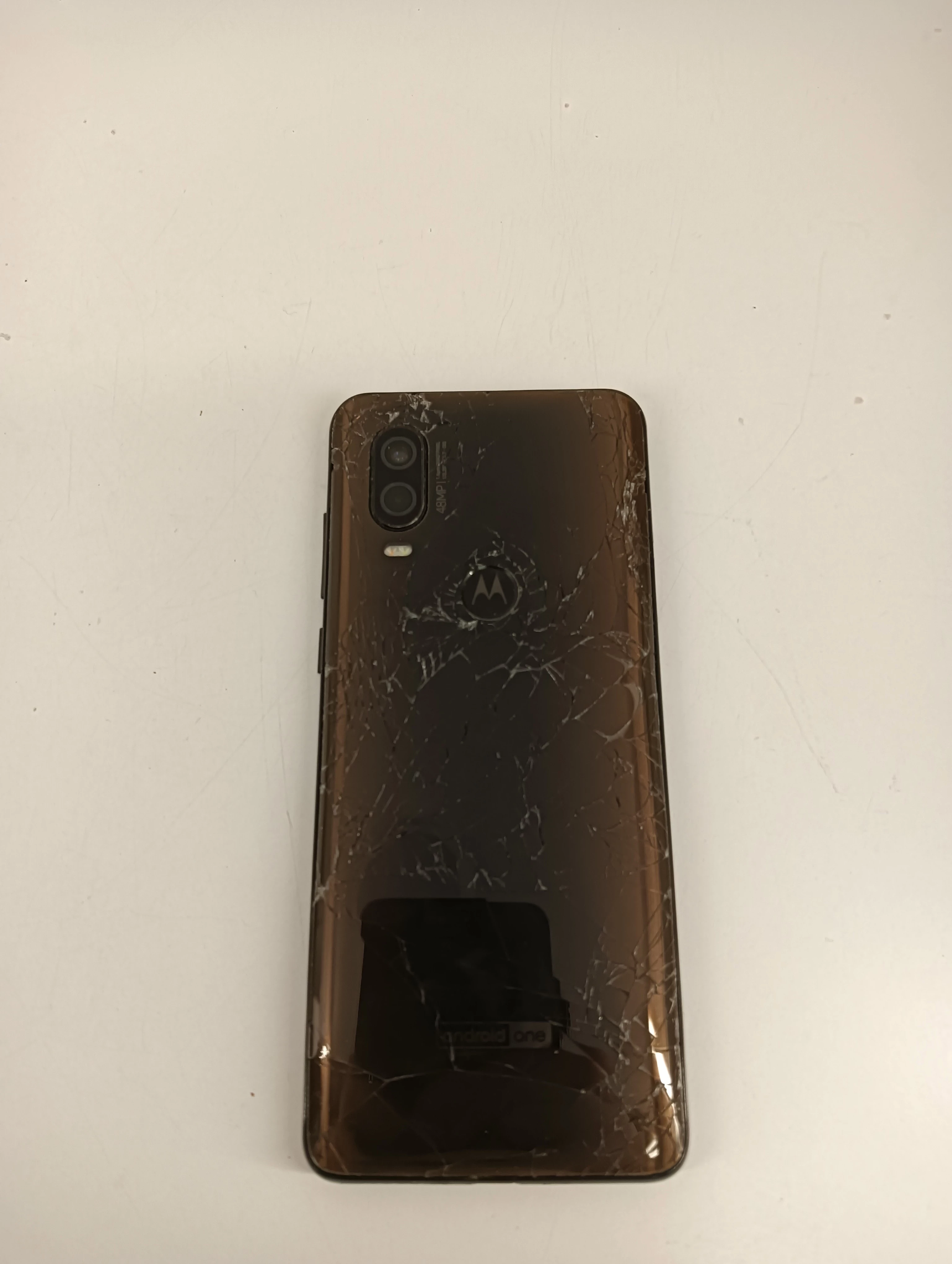 telefon-motorola-one-vision-xt1970-3-przekatna-ekranu-630