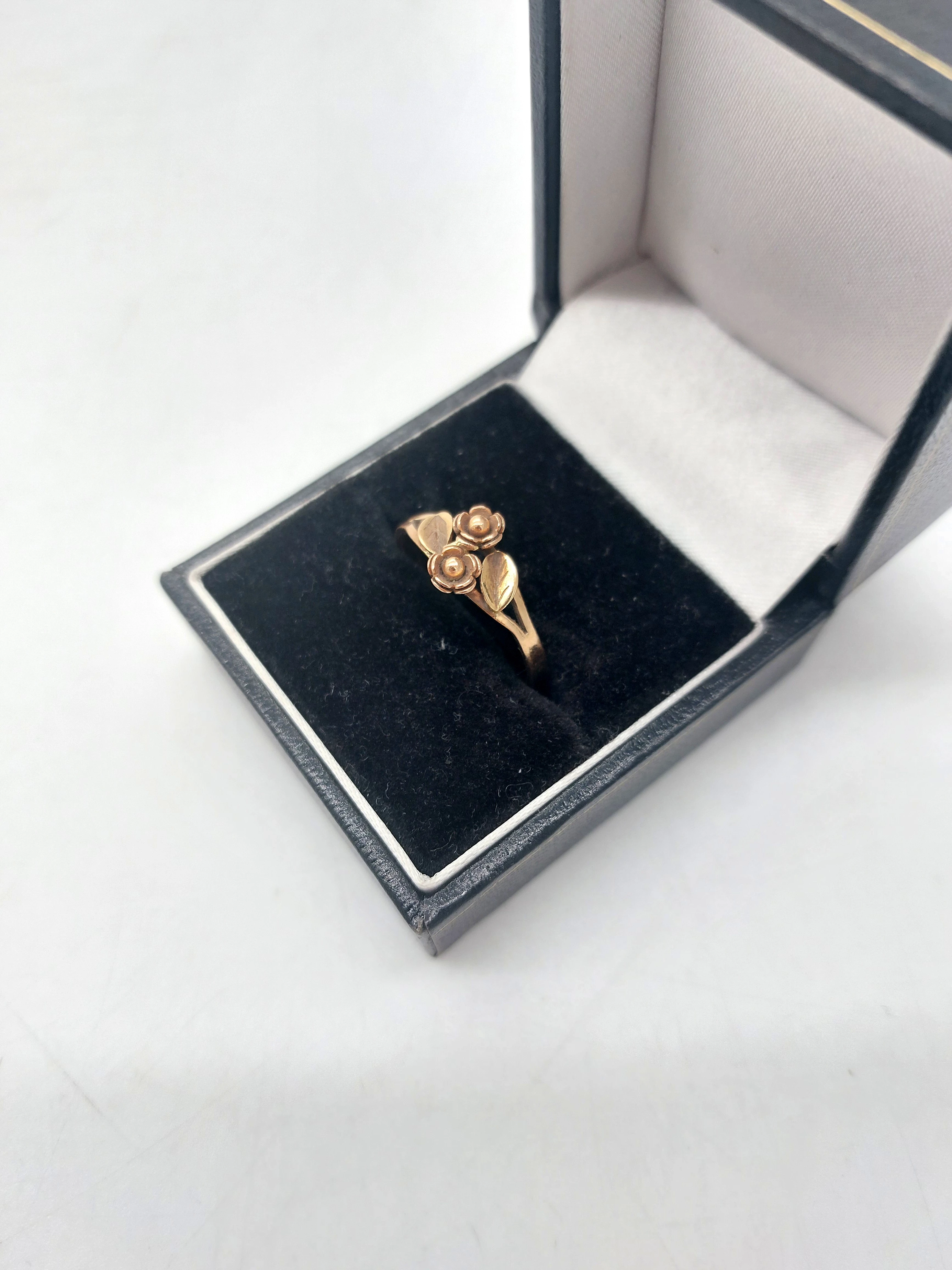 wyrob-jubilerski-uzywany-zloty-pierscionek-238-585-kamien-17088-524288