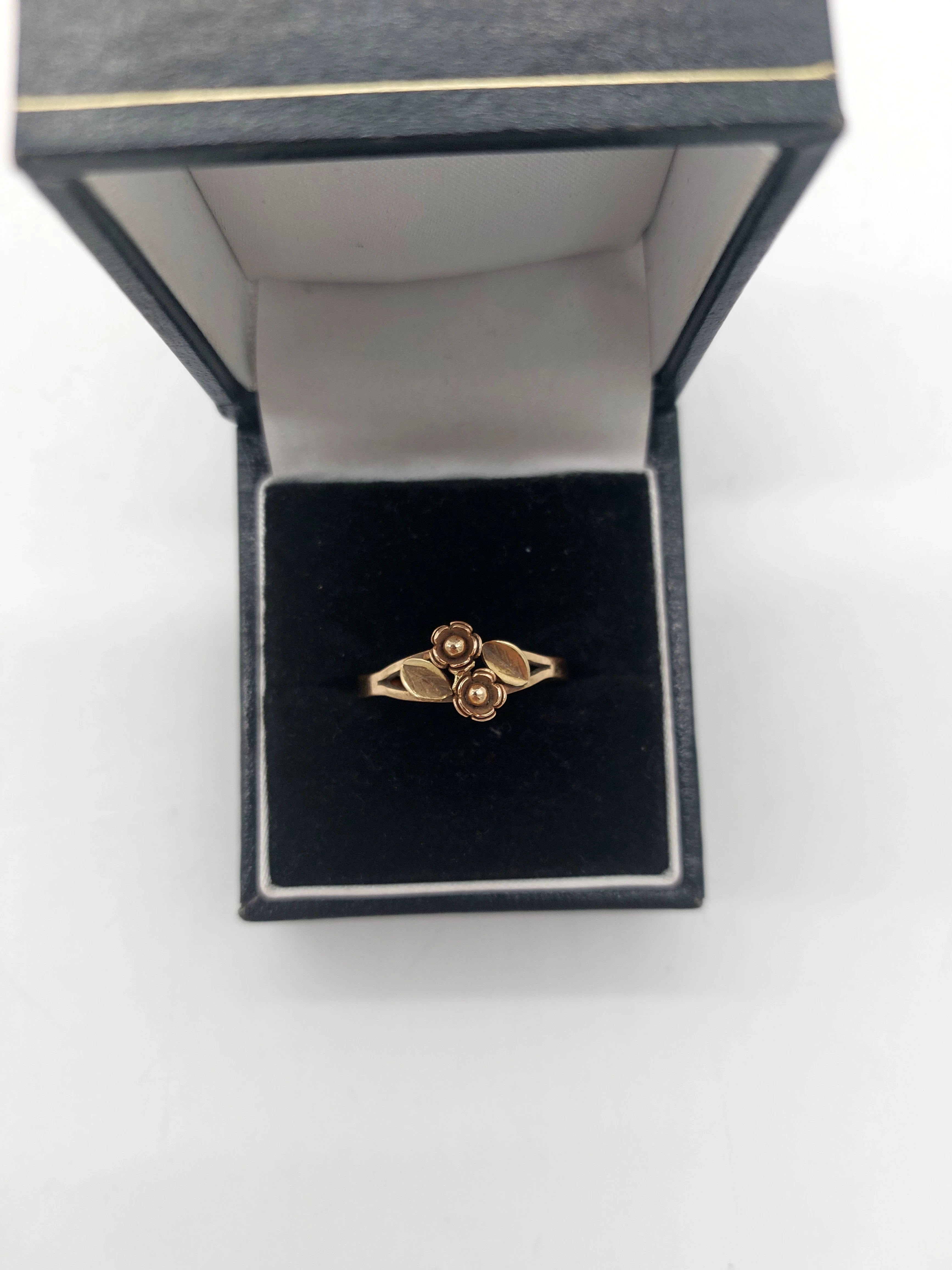 wyrob-jubilerski-uzywany-zloty-pierscionek-238-585-material-15835-2