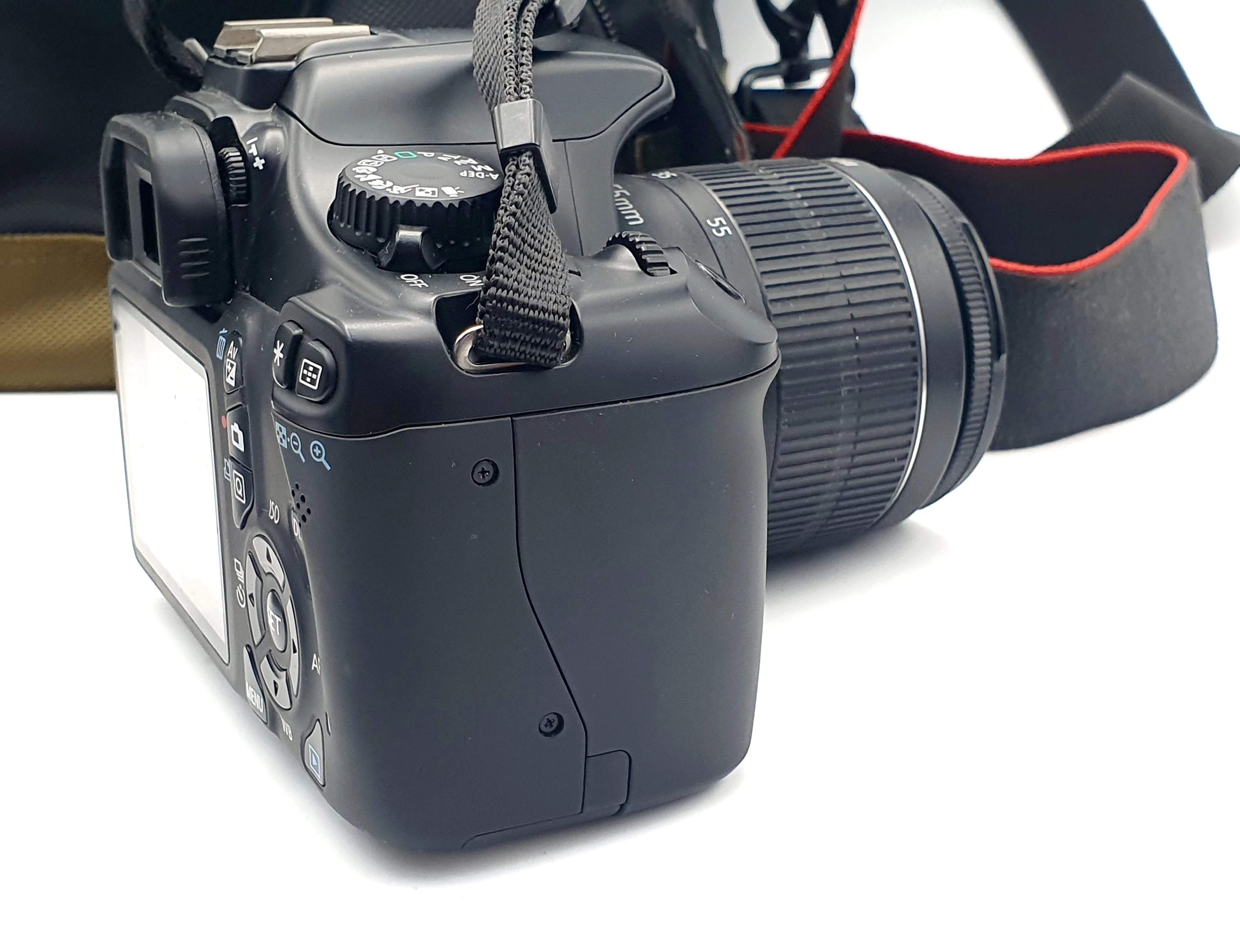 aparat-canon-eos-1100d-obiektyw-efs-18-55-mm-z-pokrowcem-model-canon-eos-1100d