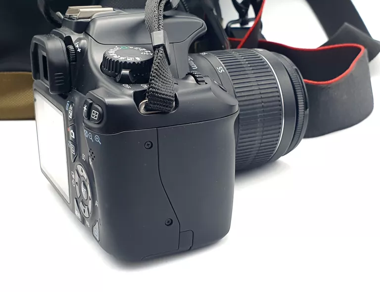 aparat-canon-eos-1100d-obiektyw-efs-18-55-mm-z-pokrowcem-model-canon-eos-1100d