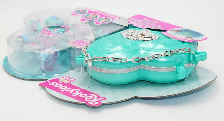 lalka-kookyloos-golden-gala-chloes-deluxe-set-torebka-plec-127789-2