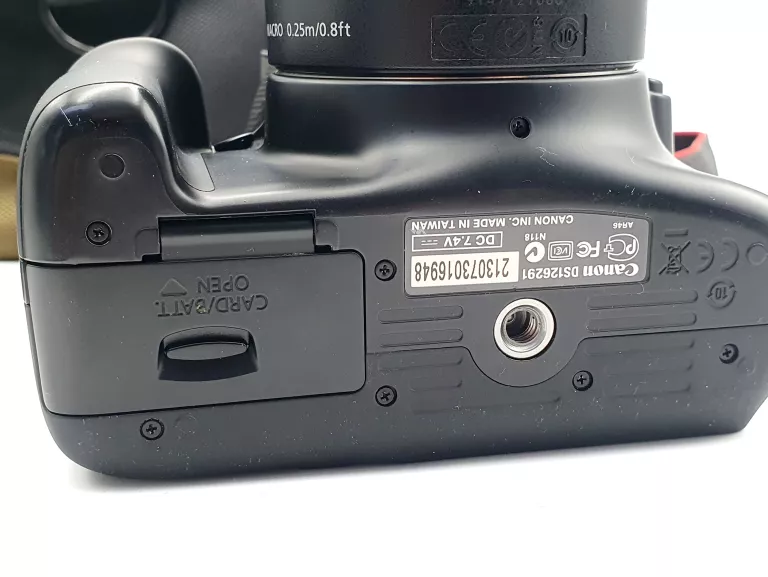 aparat-canon-eos-1100d-obiektyw-efs-18-55-mm-z-pokrowcem-kod-producenta-5161b042aa