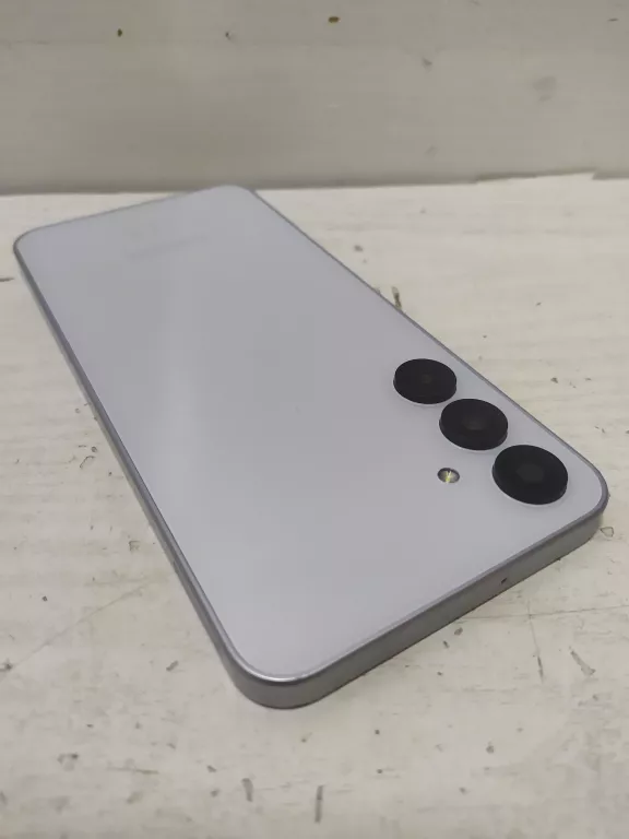 telefon-samsung-galaxy-a16-5g-przekatna-ekranu-670