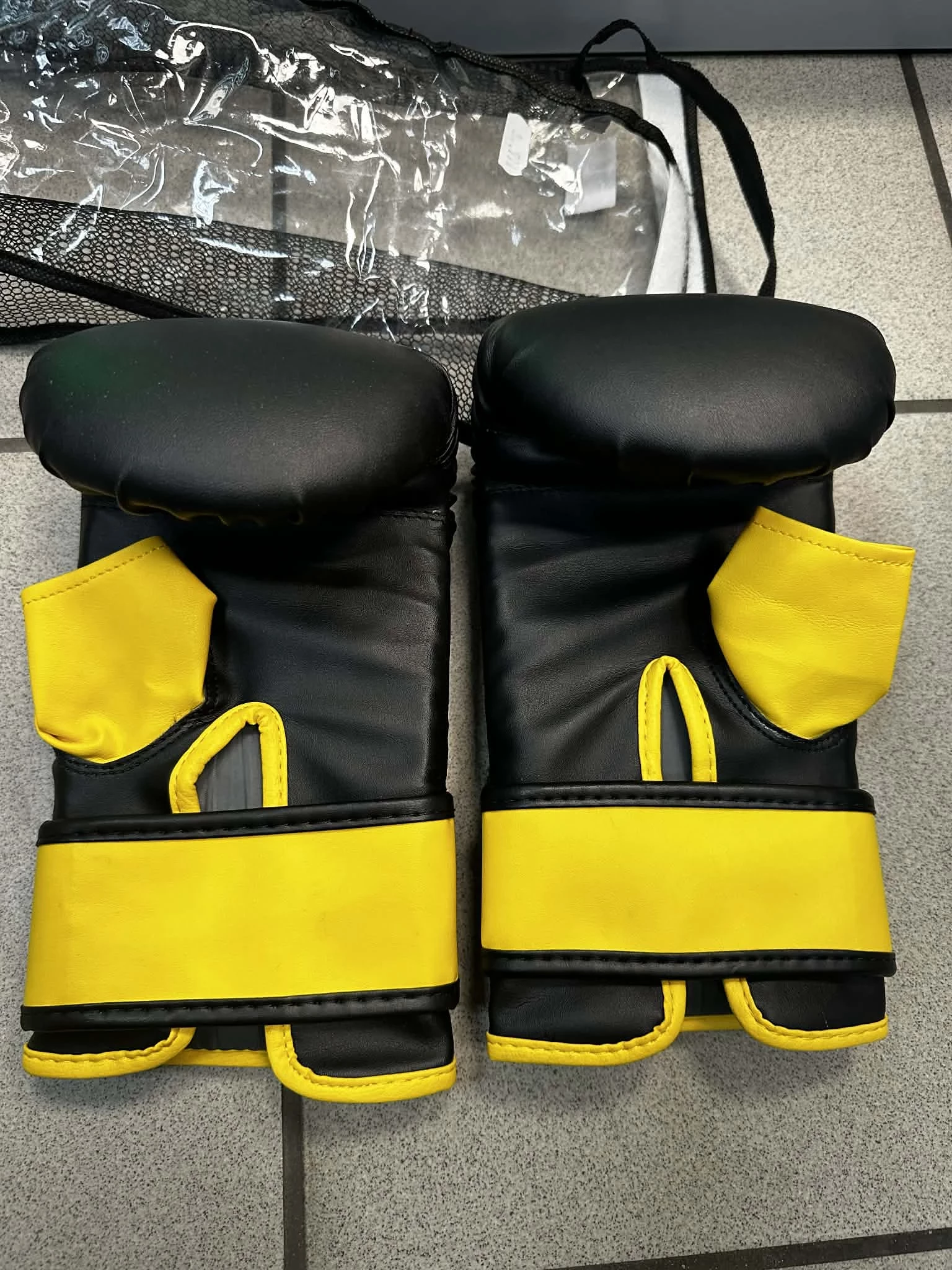 rekawice-bokserskie-przyrzadowe-division-b-2-stan-11323-2