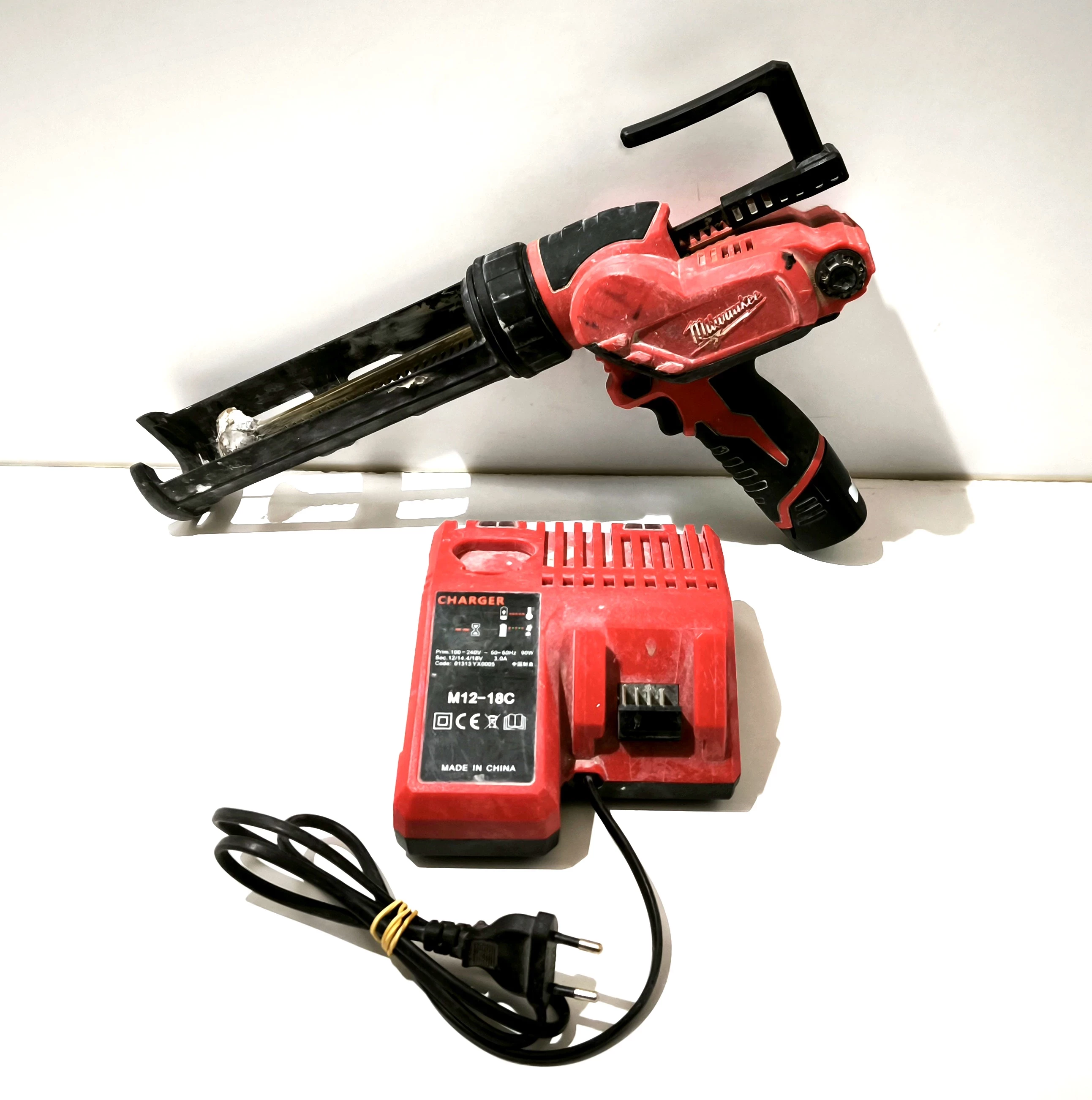 pistolet-do-silikonu-milwaukee-m12-pcg-stan-11323-2