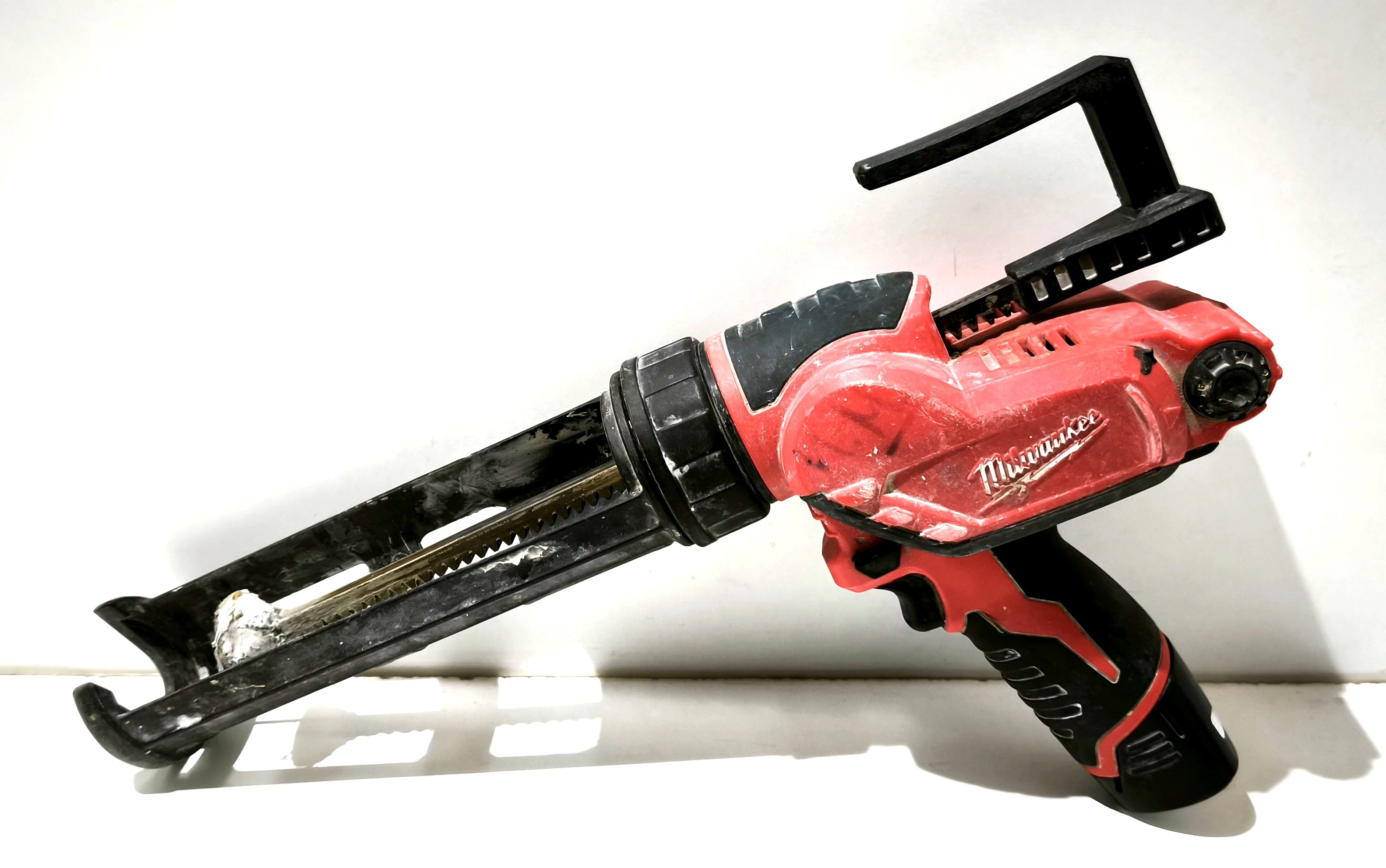 pistolet-do-silikonu-milwaukee-m12-pcg-pojemnosc-tub-ml-204533-1