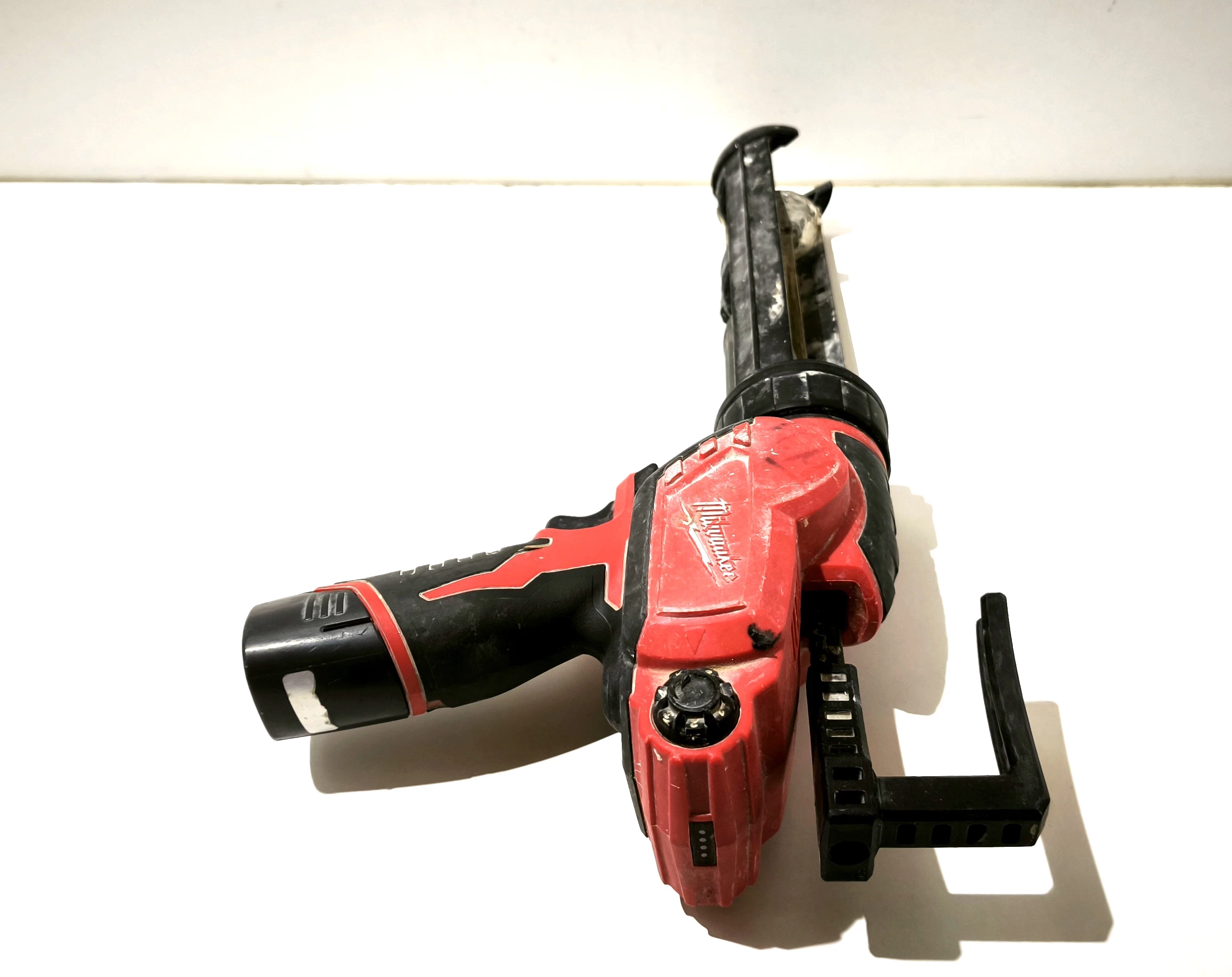 pistolet-do-silikonu-milwaukee-m12-pcg-marka-248811-951033