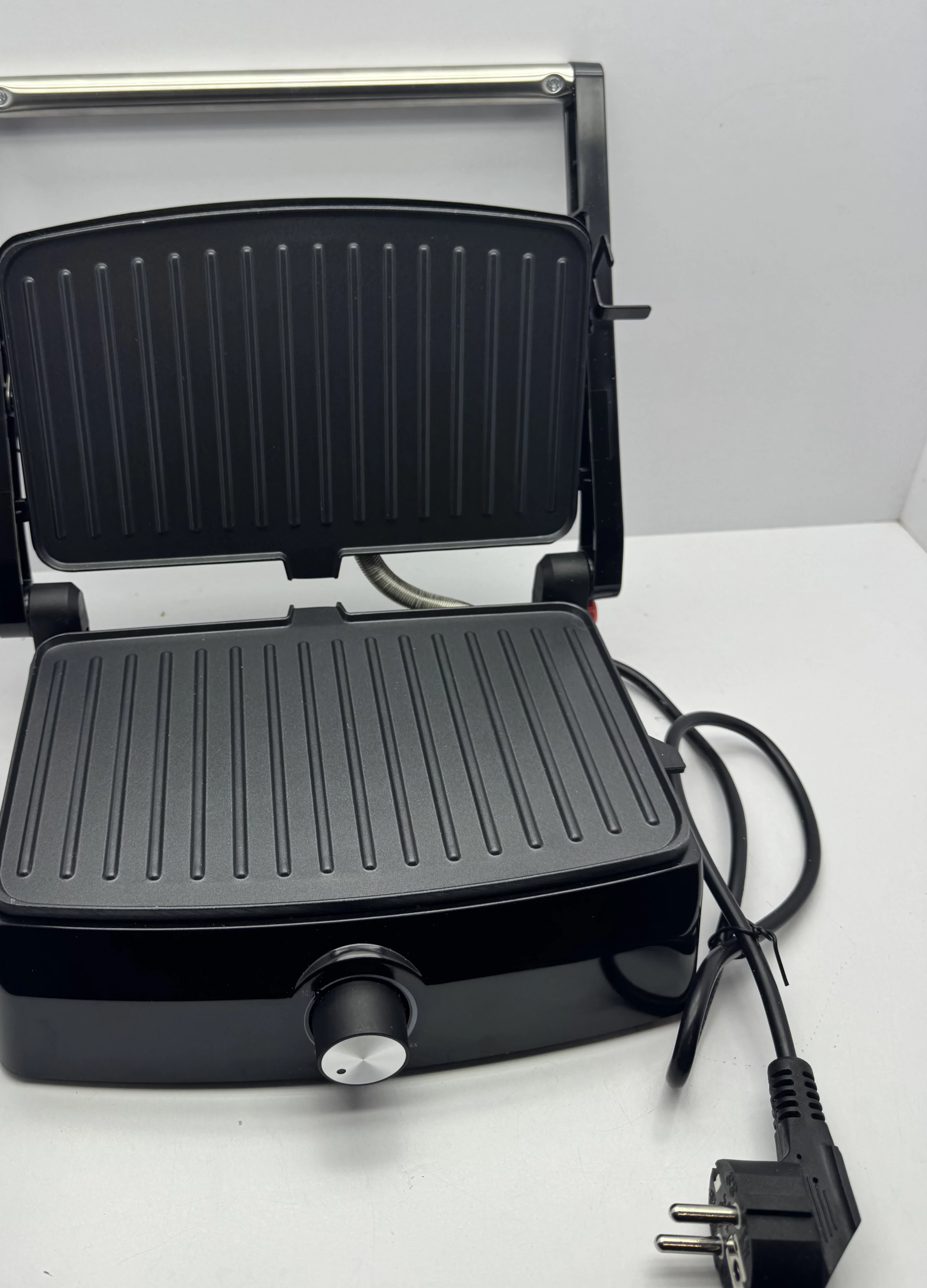 opiekacz-grill-elekrtyczny-gourmetmaxx-zm-711b-1000w-4067523083893-model-gourmetmaxx