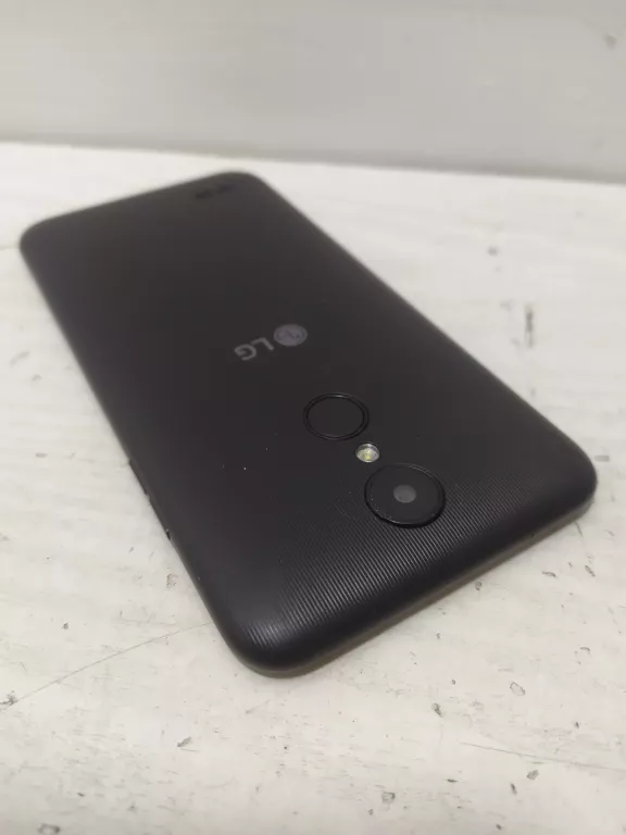 telefon-lg-m160-opis-przekatna-ekranu-500