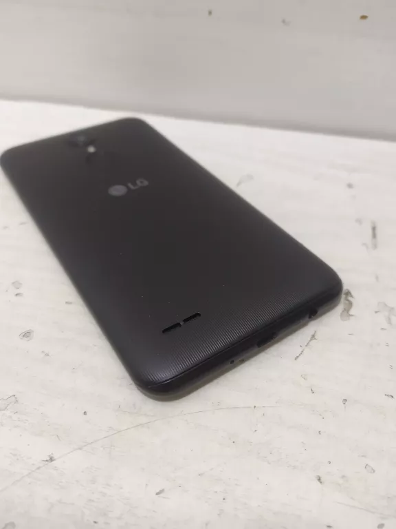 telefon-lg-m160-opis-wbudowana-pamiec-202869-214205