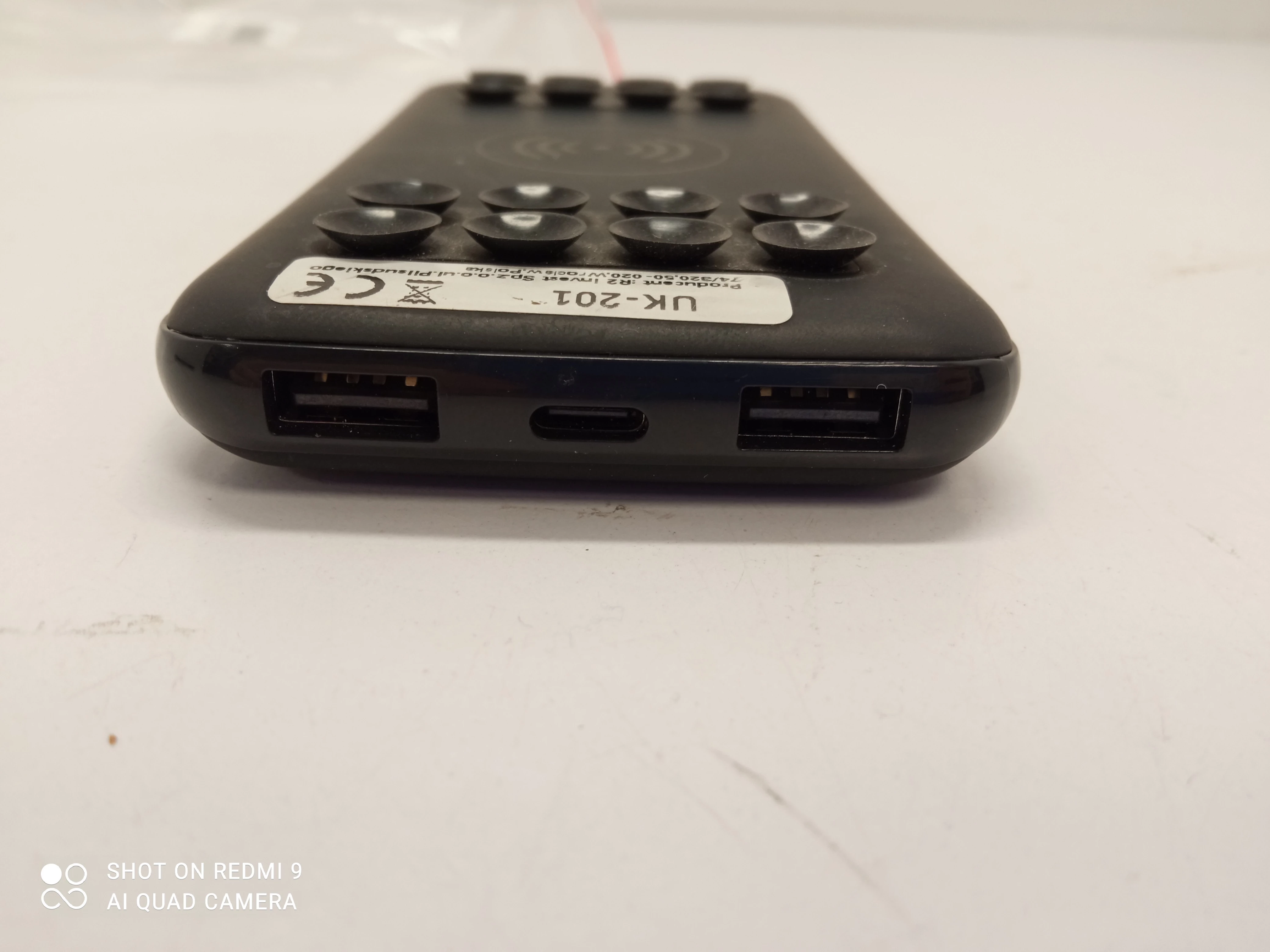 powerbank-wireless-charger-20000-pojemnosc-akumulatora-10000