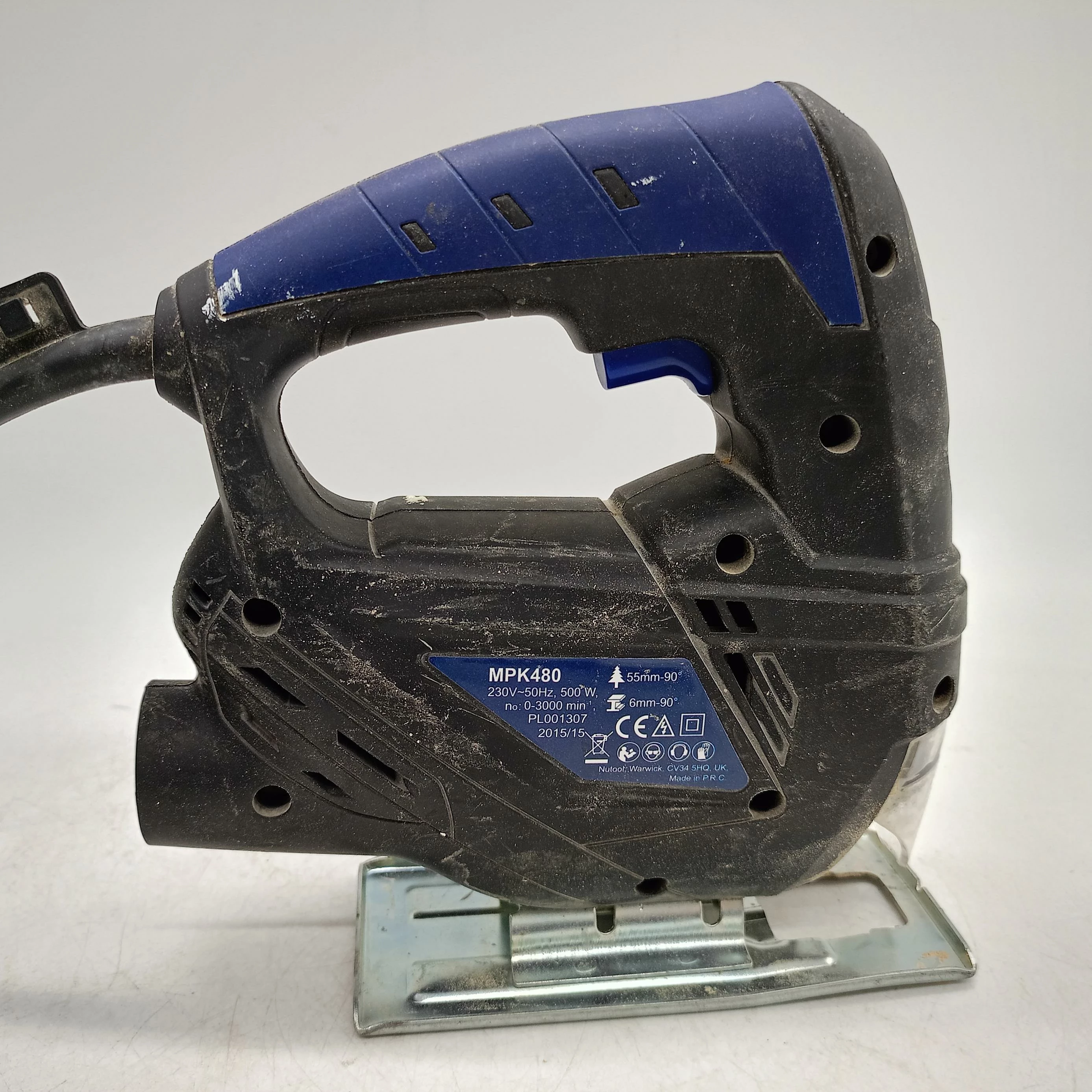 nutool-wyrzynarka-walizka-mocowanie-brzeszczotu-205041-222245