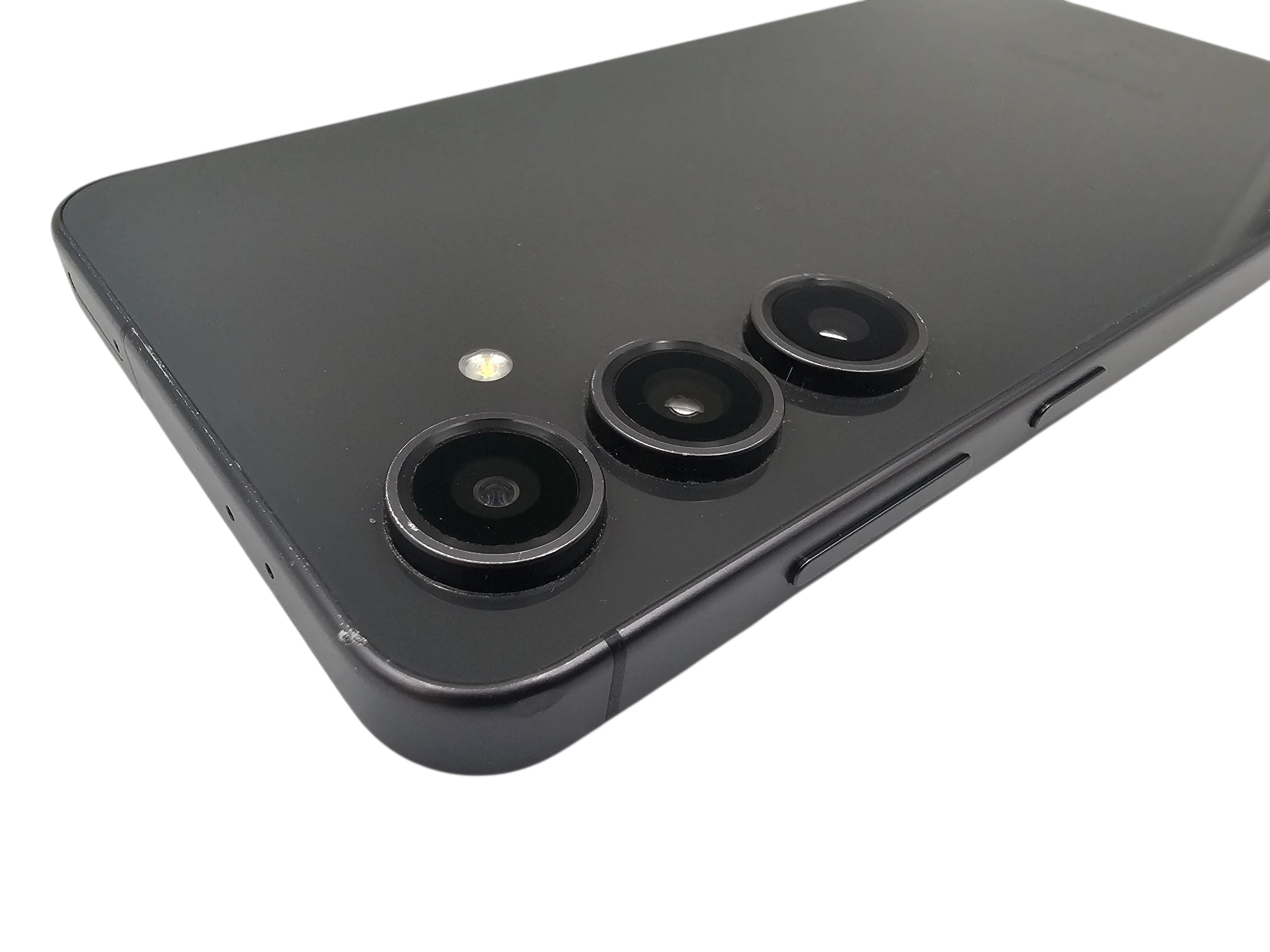 telefon-samsung-galaxy-s24-fe-8128-gb-67-120hz-50-mpx-4700mah-opis-ean-gtin-8806095726137