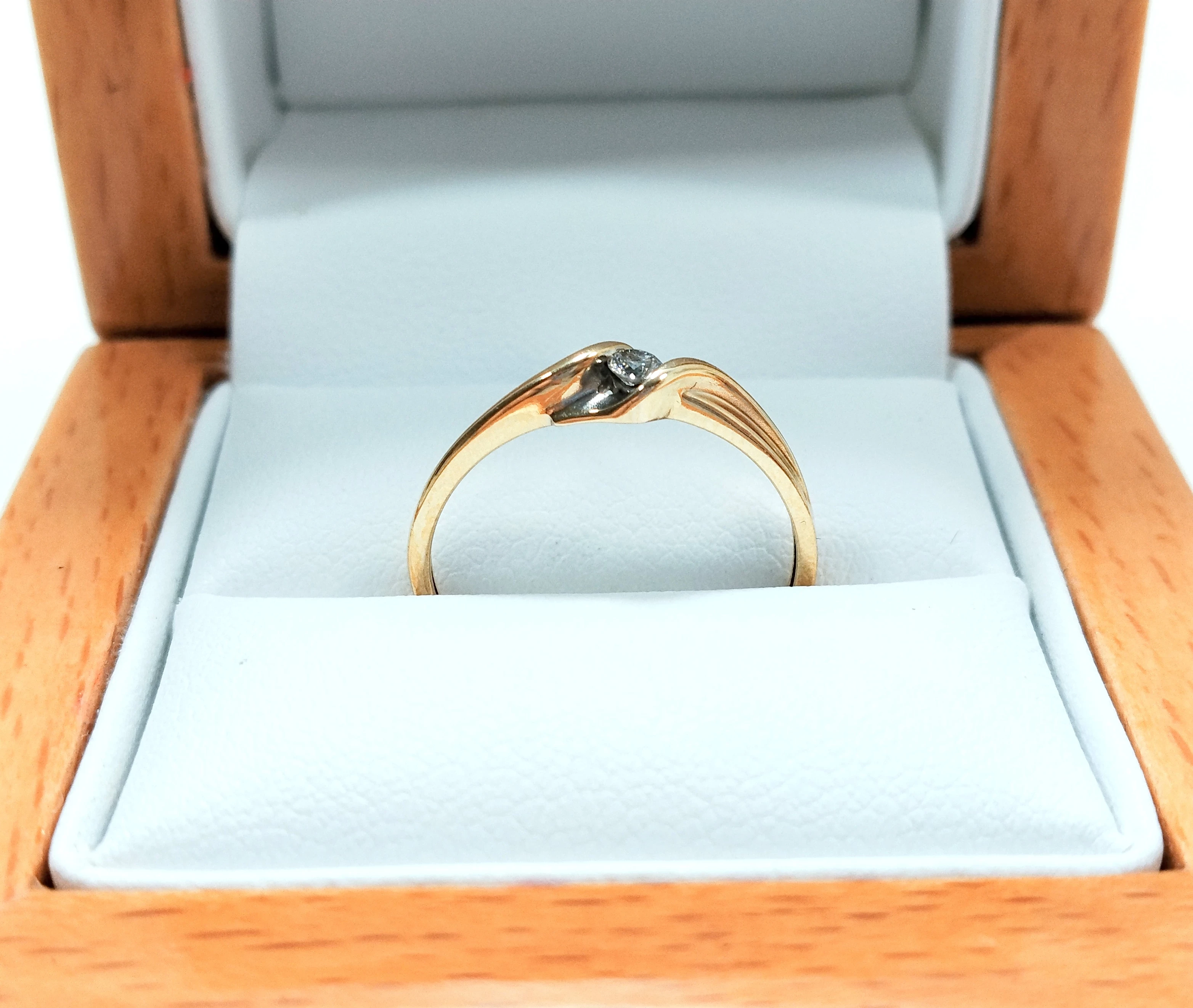 zloty-pierscionek-z-diamentem-pr333-r14-108g-material-15835-2