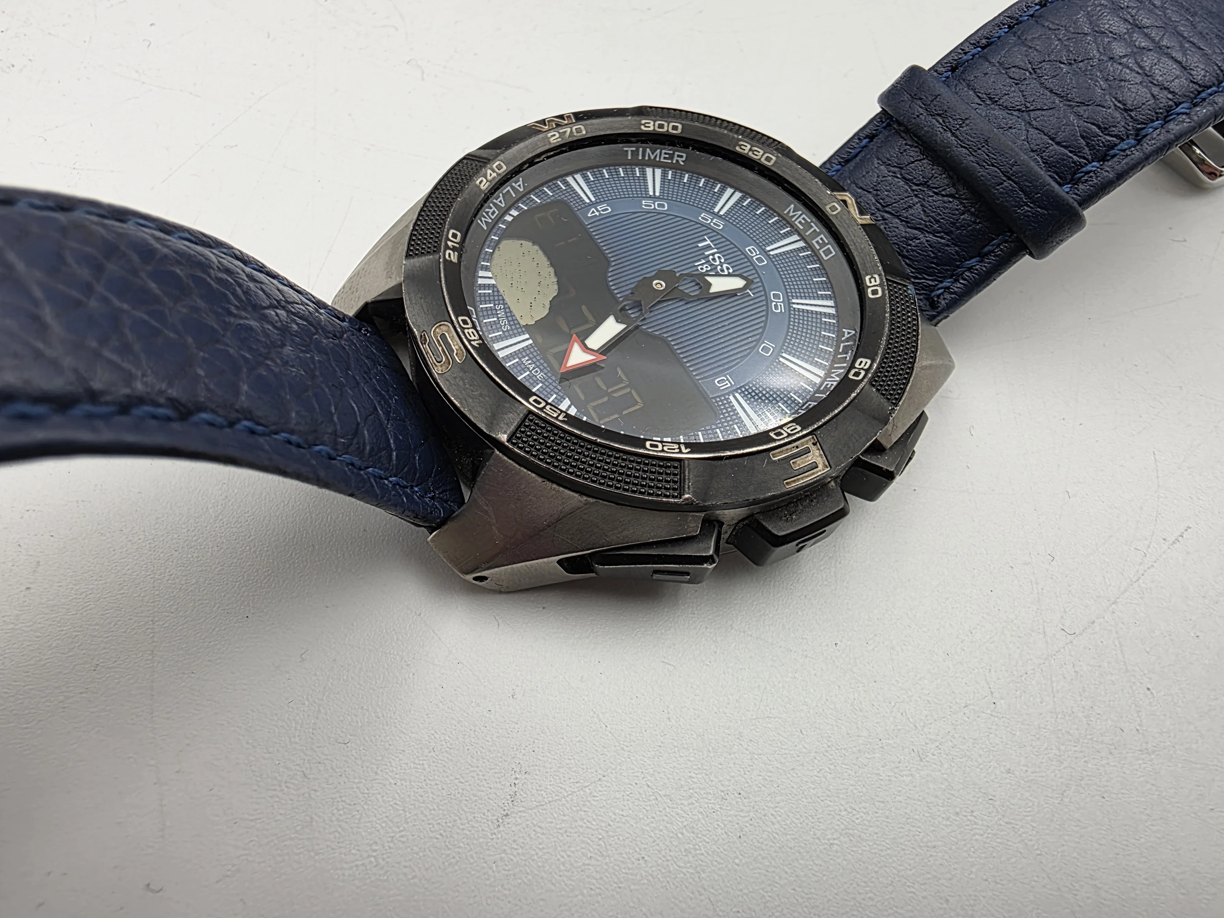 zegarki-tissot-t-touch-expert-solar-opis-rodzaj-129220-3