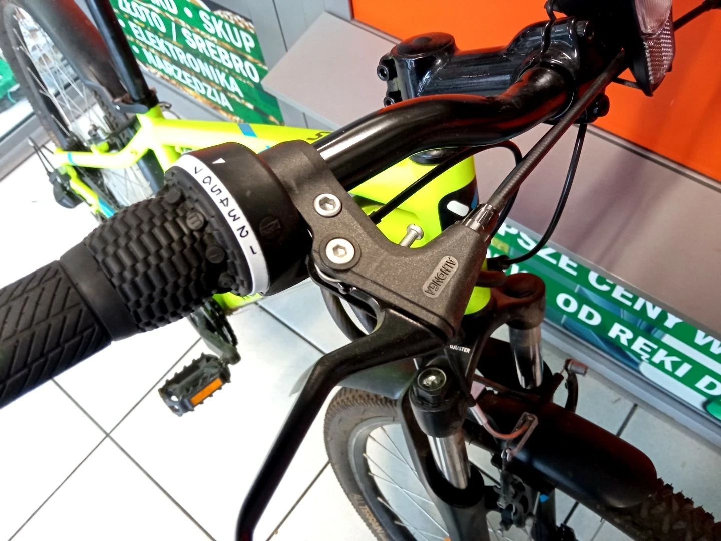 rower-mtb-rockrider-st-100-plec-130411-2