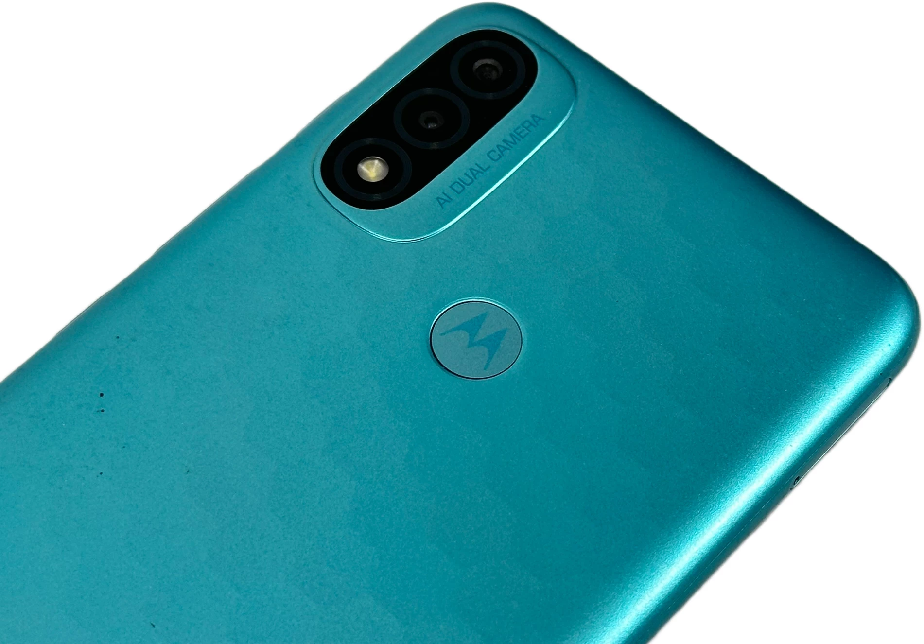 smartfon-motorola-moto-e20-232gb-65-niebieski-parx0001pl-przekatna-ekranu-650