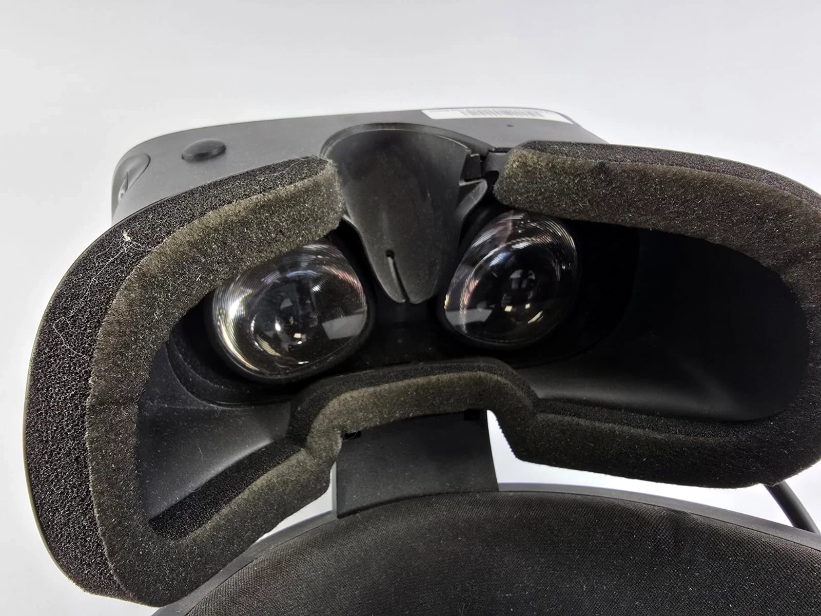 gogle-vr-oculus-rift-s-2-kontrolery-dotykowe-certyfikaty-zgodnosci-218669-1