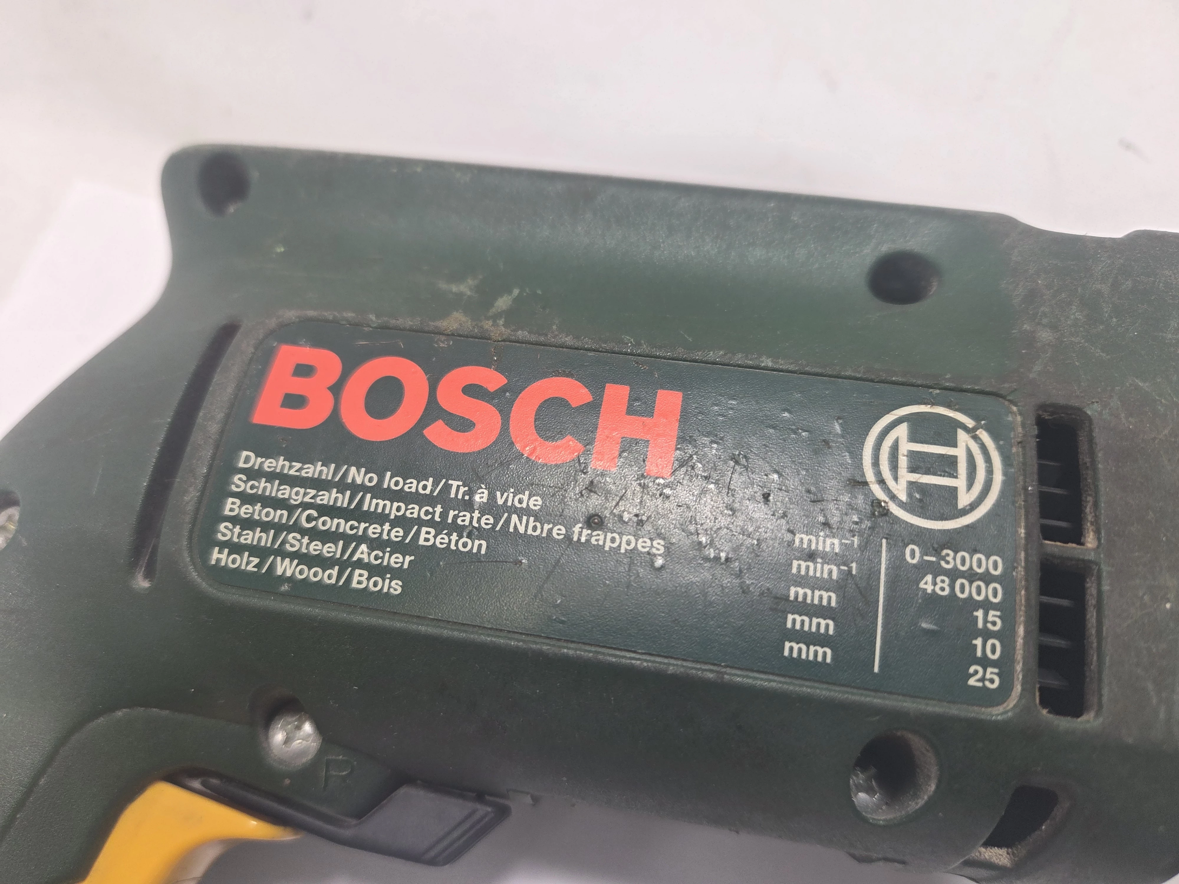 wiertarka-udarowa-bosch-csb-550-re-zielona-zasilanie-sieciowe-waga-wiertarki-200