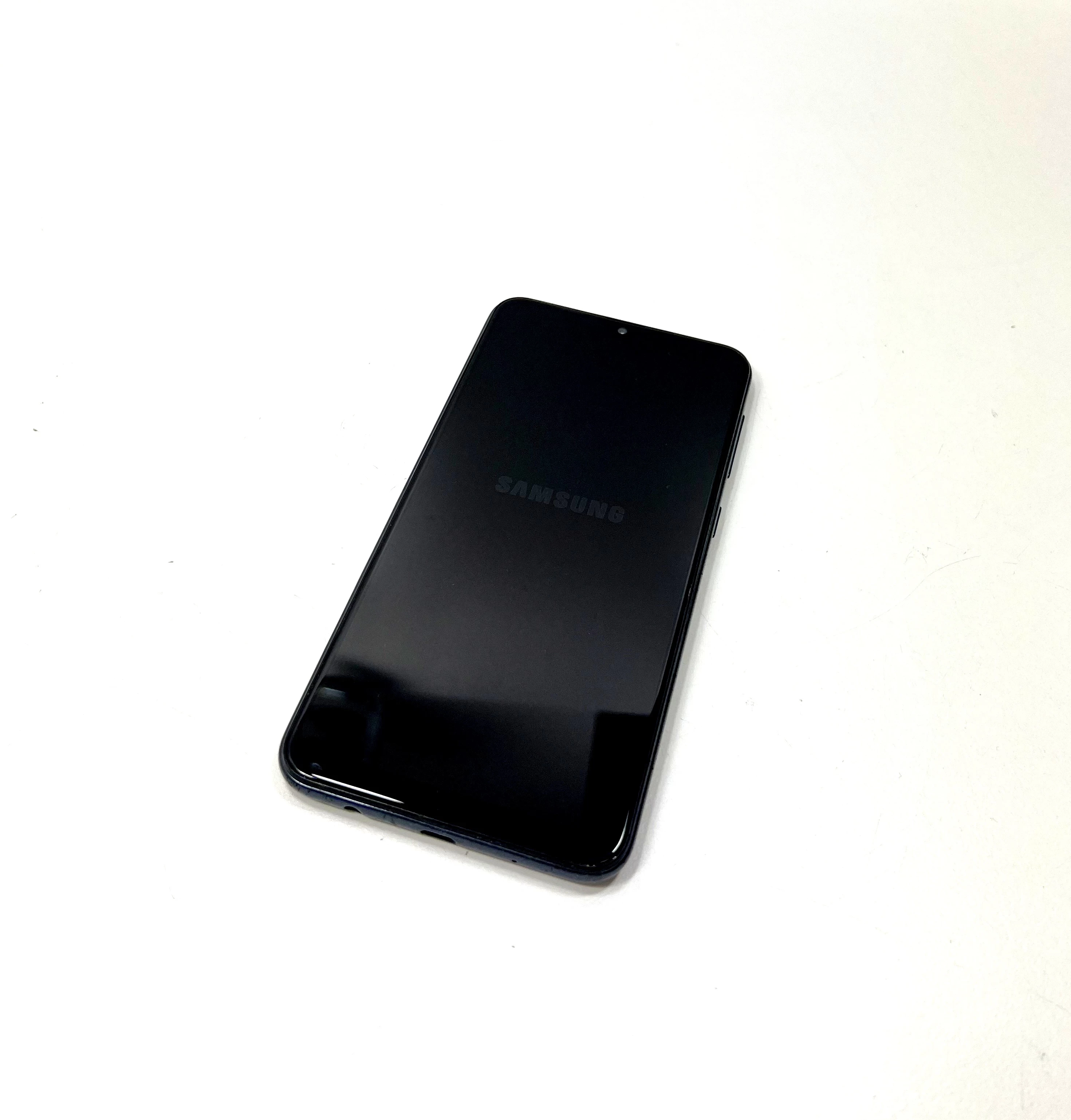 smartfon-samsung-galaxy-a10-2-gb-32-gb-4g-lte-czarny-ean-gtin-8801643858247