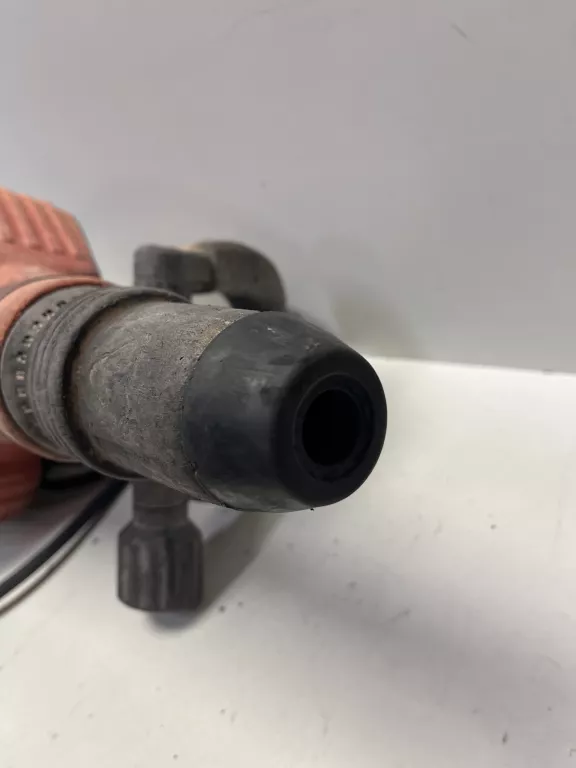 mlot-wyburzeniowy-hilti-te700-moc-120000