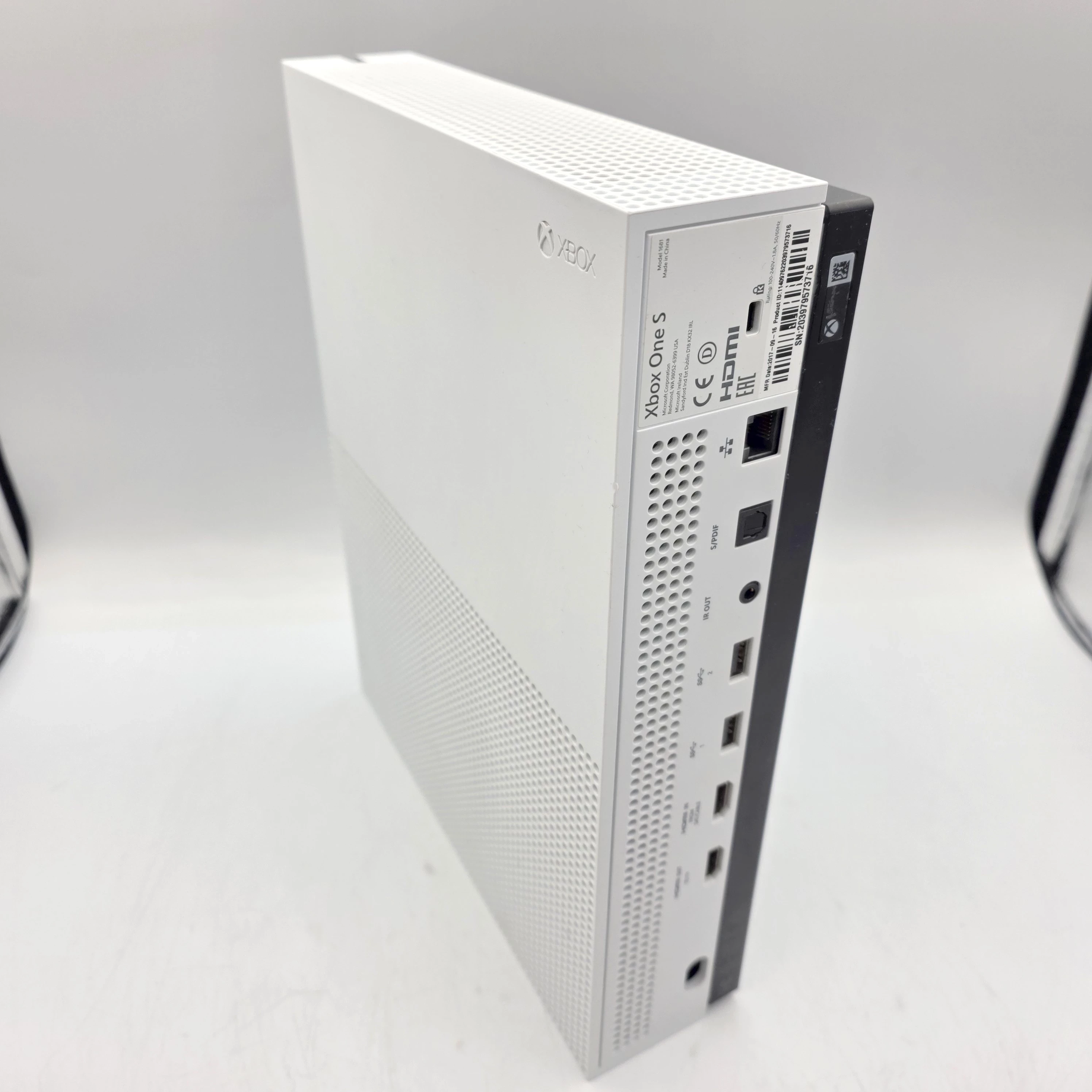 konsola-xbox-one-s-1tb-wersja-konsoli-130591-2