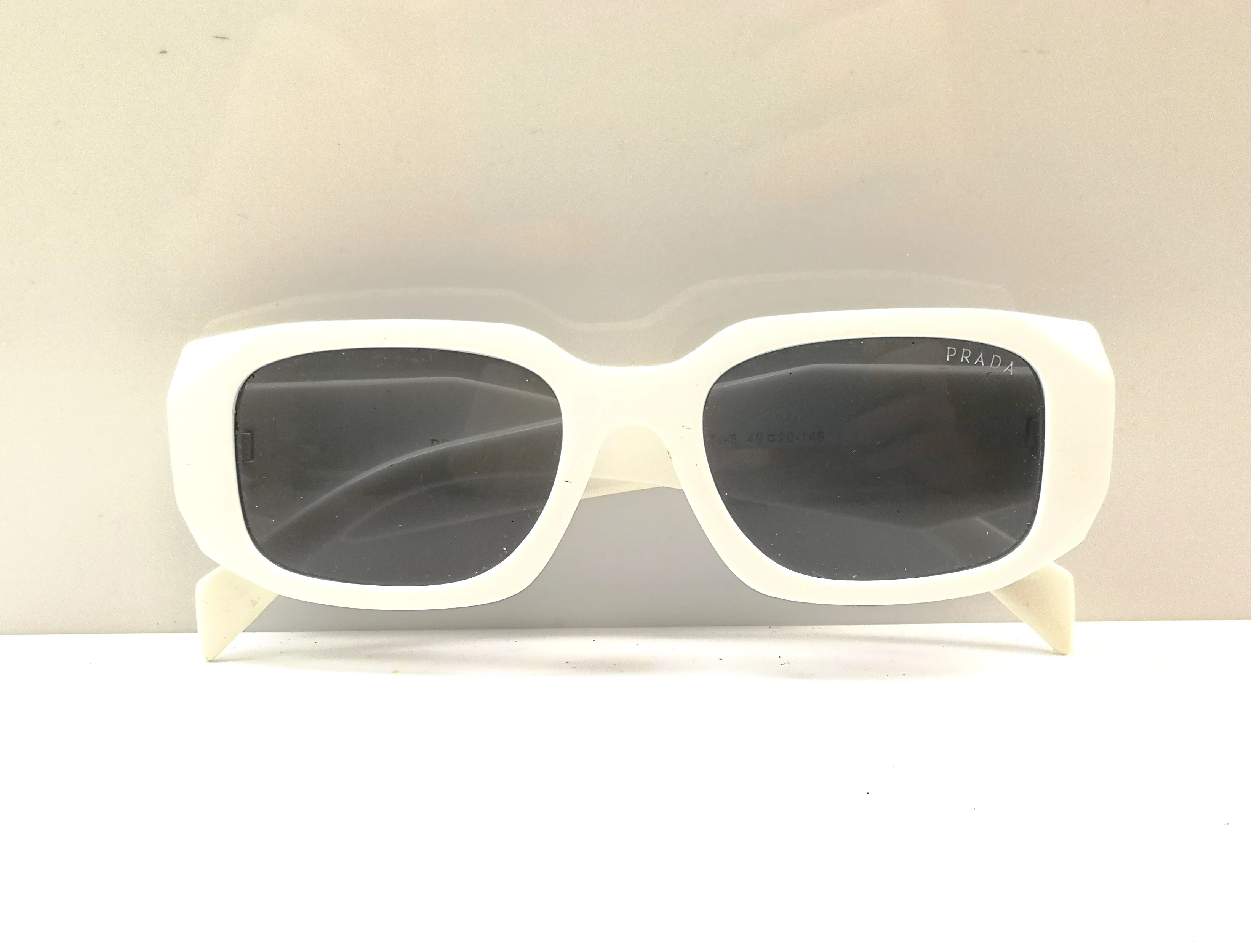 okulary-przeciwsloneczne-prada-spr17-ws-49-biale-fason-4526-3