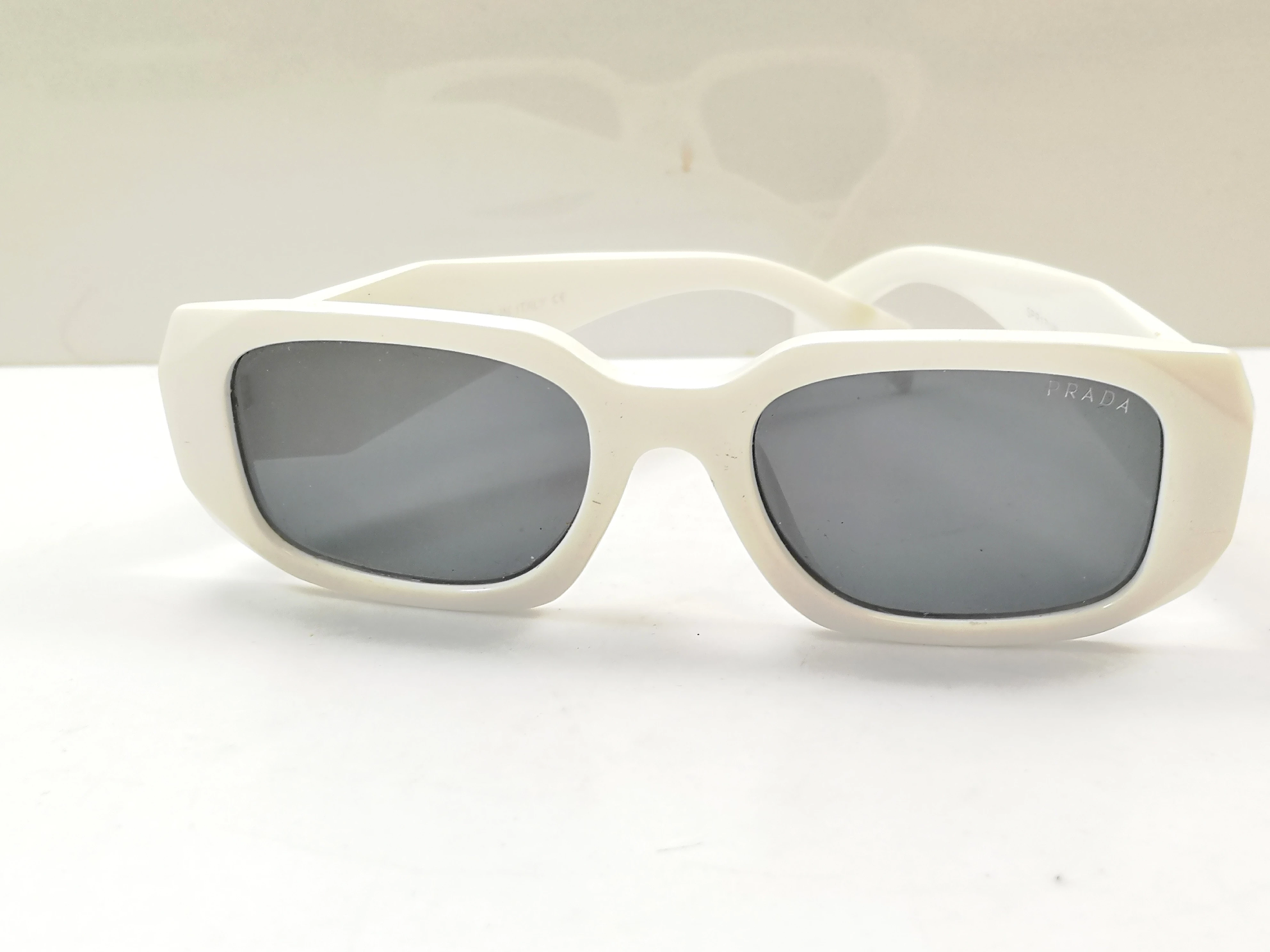 okulary-przeciwsloneczne-prada-spr17-ws-49-biale-28-czerwca-313-poznan-ska-x