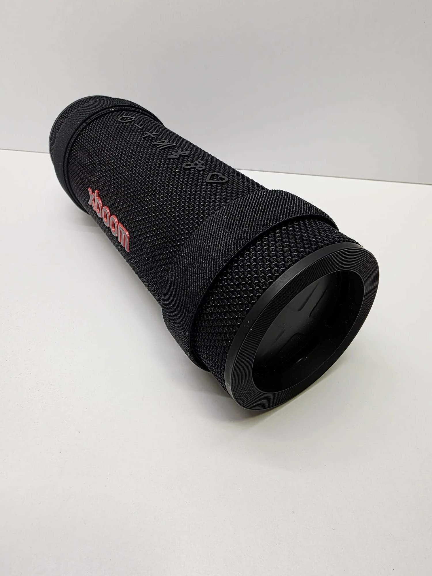 glosnik-przenosny-lg-xboom-grab-moc-2000