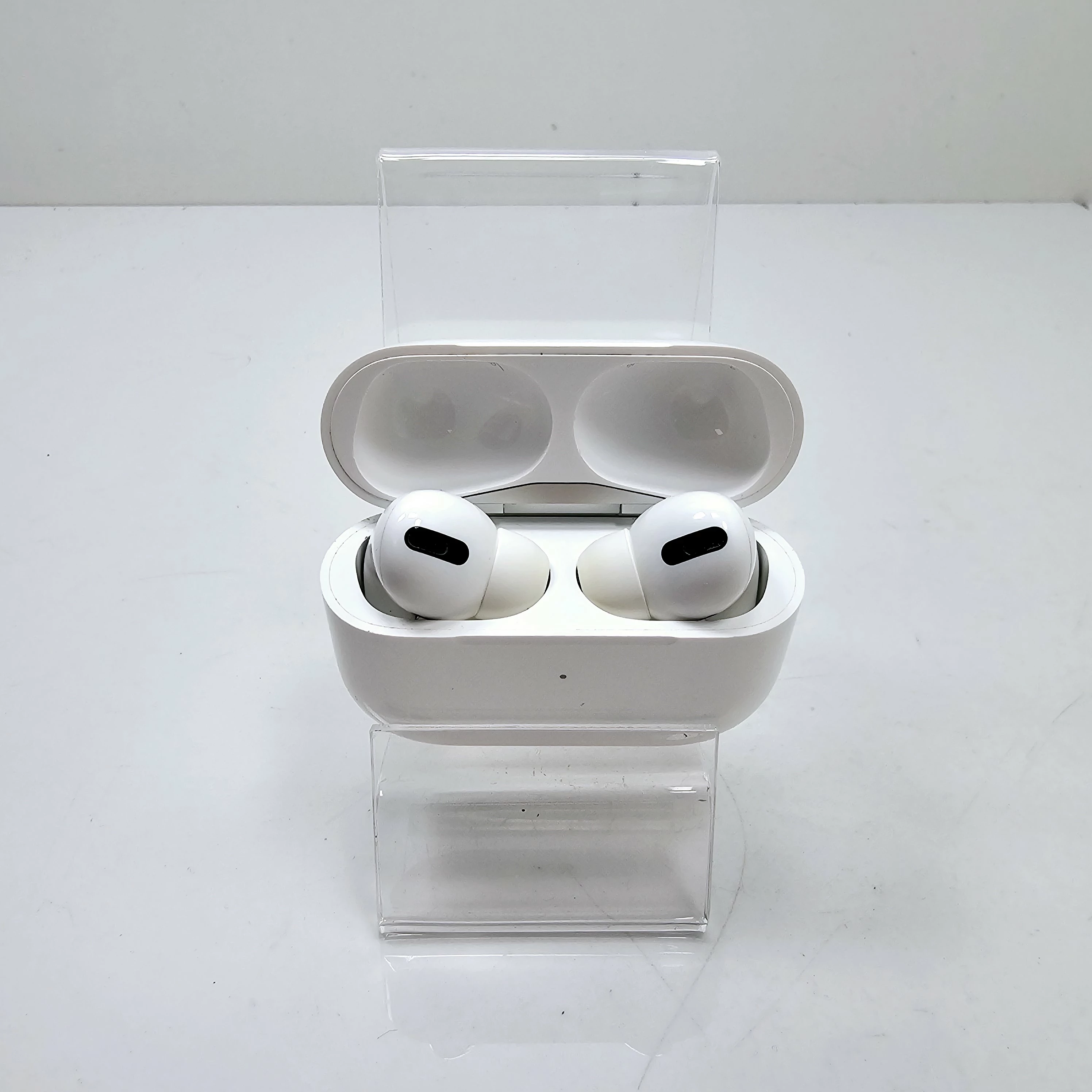 sluchawki-apple-airpods-pro-1st-gen-ean-gtin-190199247000