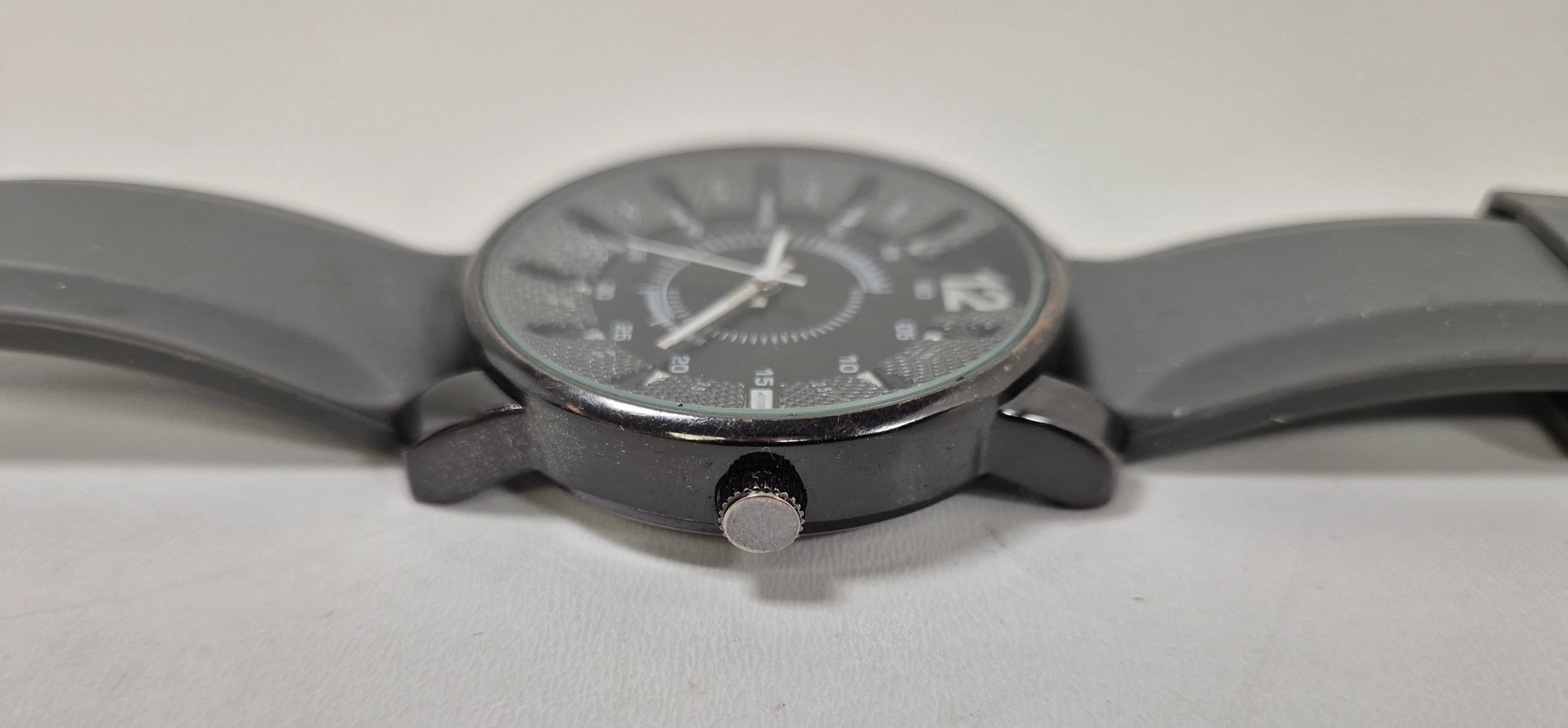 zegarek-meski-czarna-tarcza-na-pasku-lf73035-mechanizm-18738-1