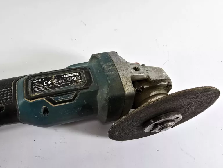 szlifierka-katowa-erbauer-eag18-li-akumulator-4ah-ladowarka-rodzaj-zasilania-128529-1